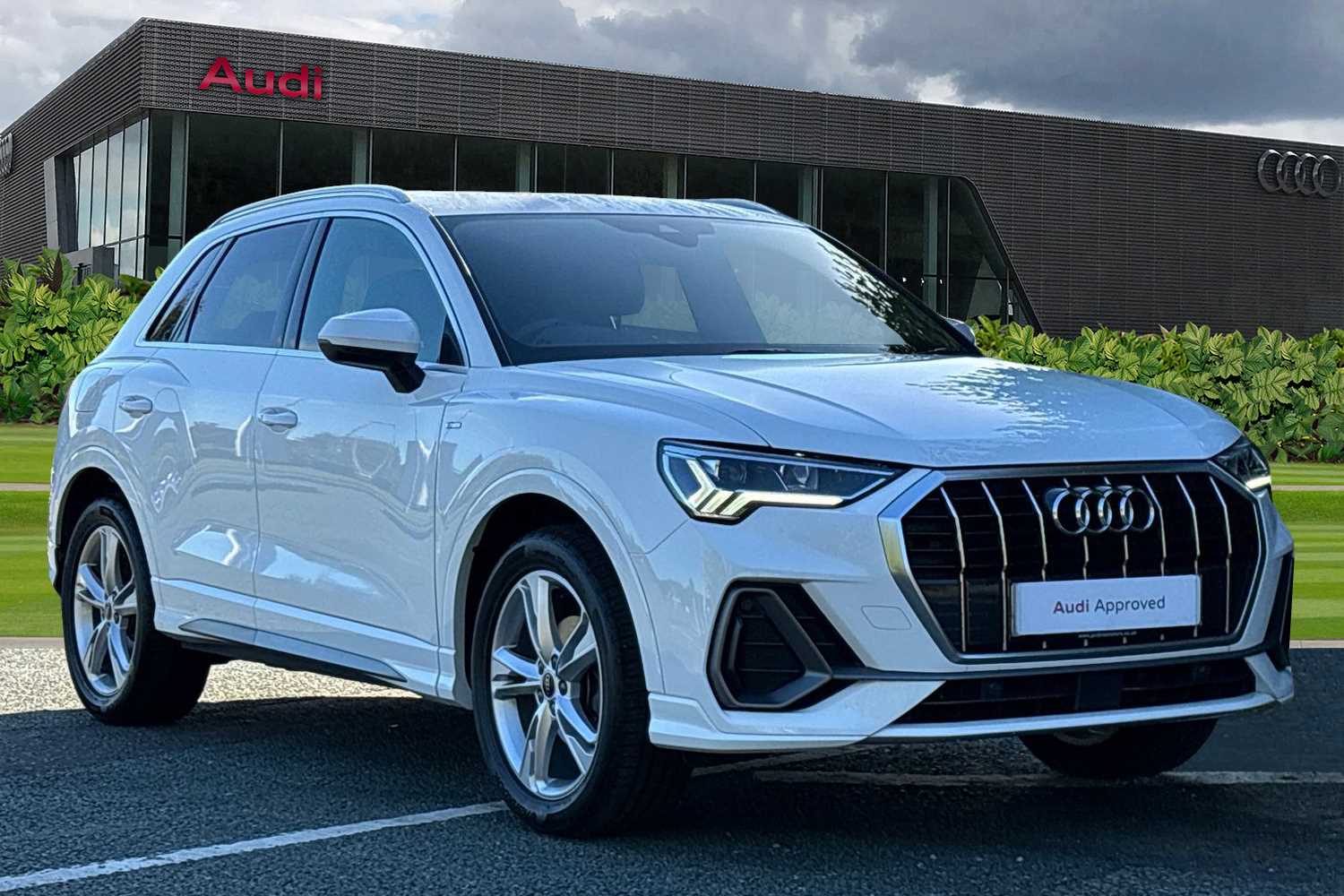 Main listing image - Audi Q3