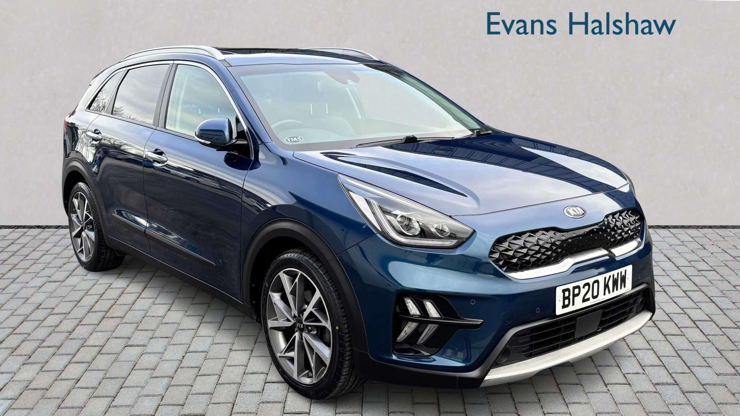 Main listing image - Kia Niro