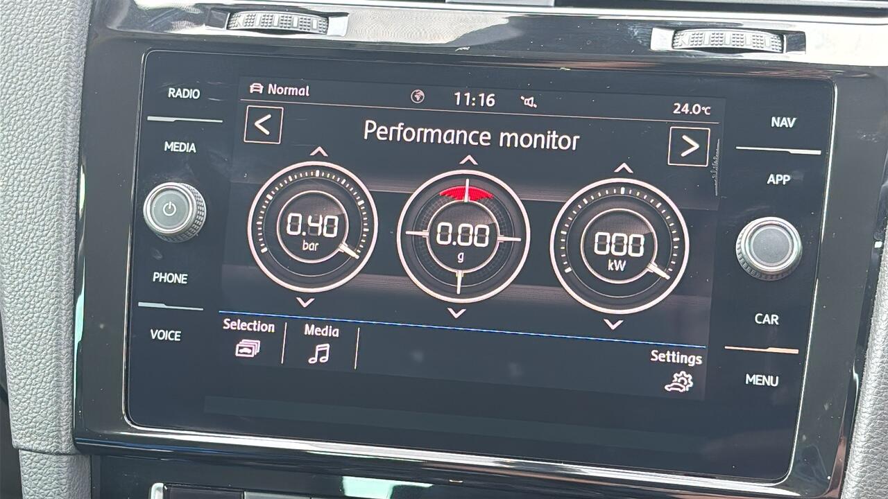 Main listing image - Volkswagen Golf