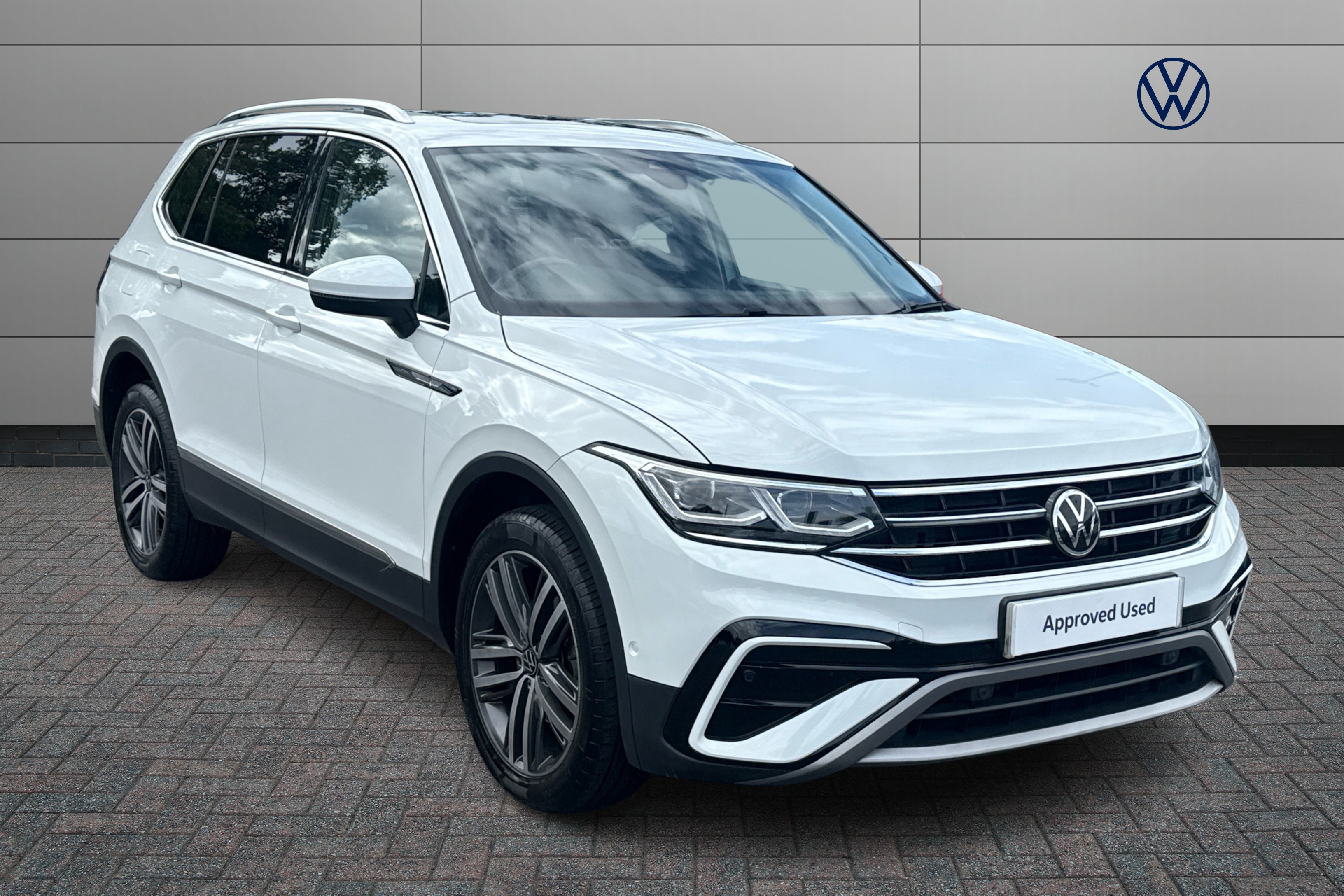 Main listing image - Volkswagen Tiguan Allspace