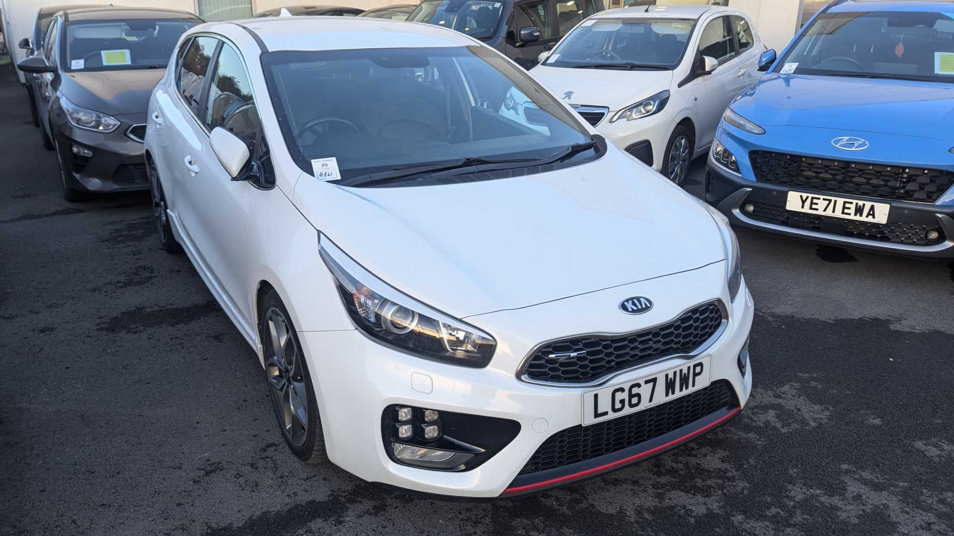 Main listing image - Kia Ceed