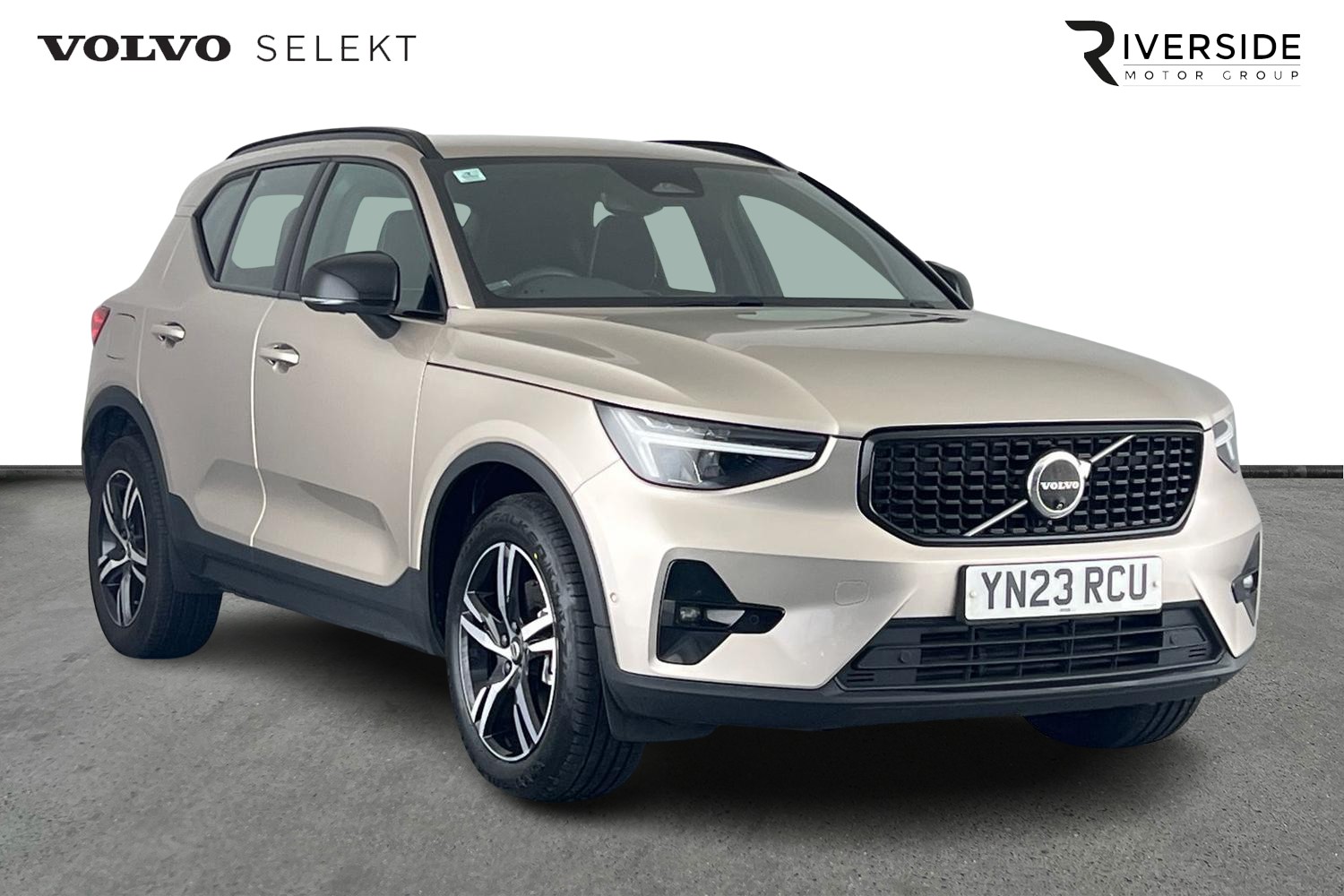 Main listing image - Volvo XC40