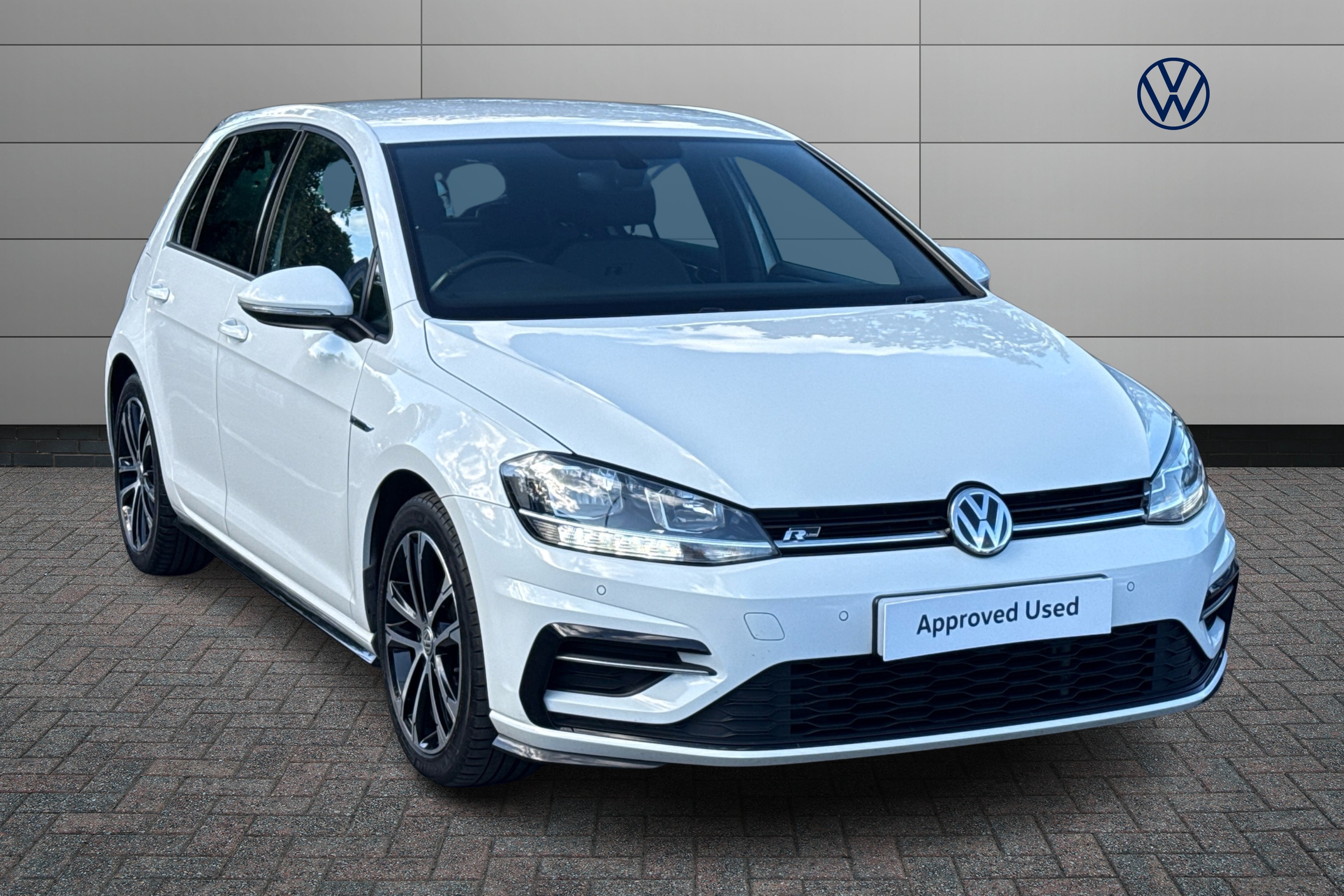 Main listing image - Volkswagen Golf