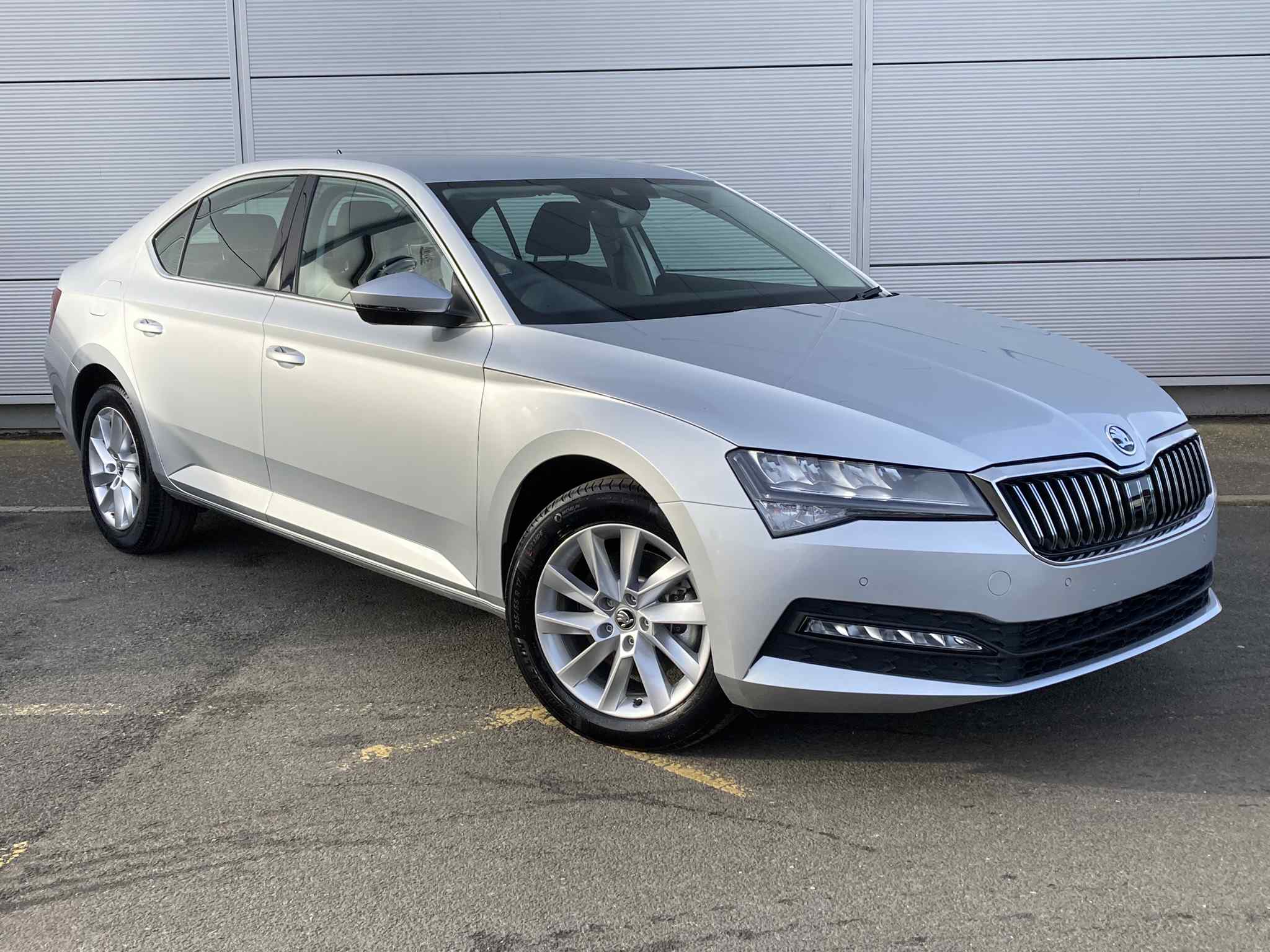 Main listing image - Skoda Superb