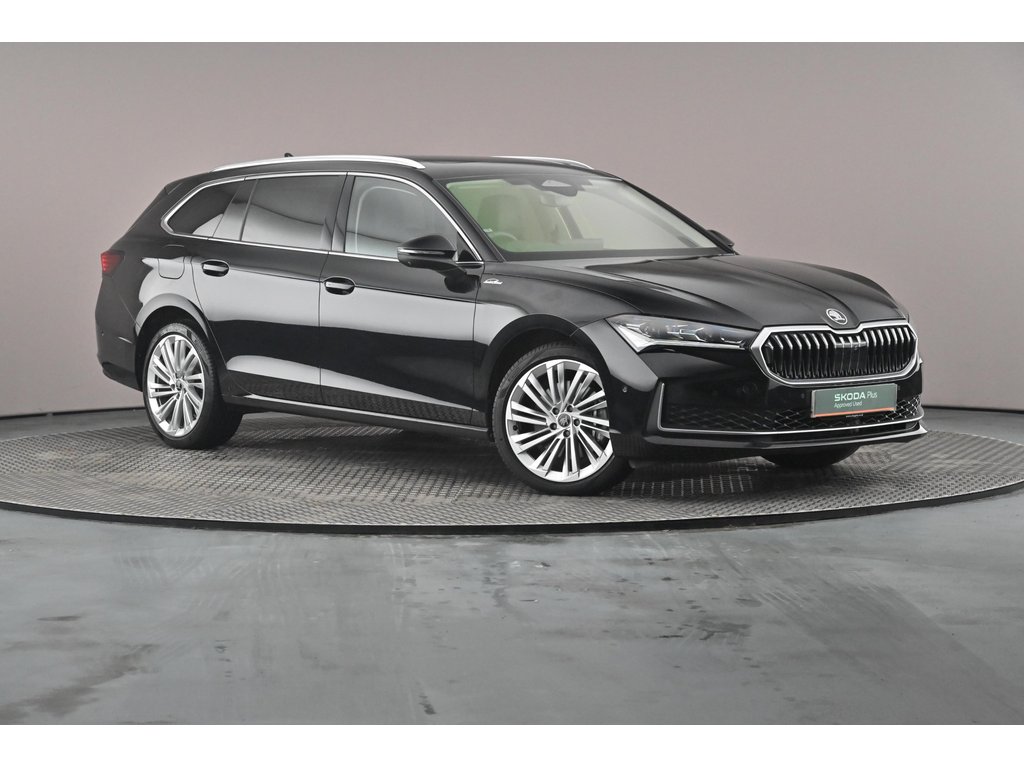 Main listing image - Skoda Superb Estate