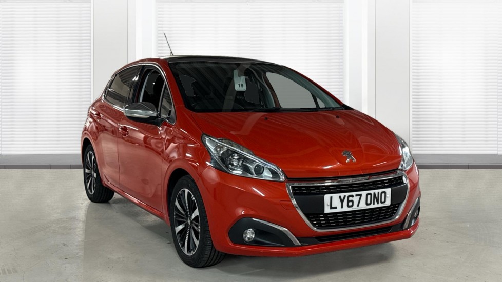 Main listing image - Peugeot 208