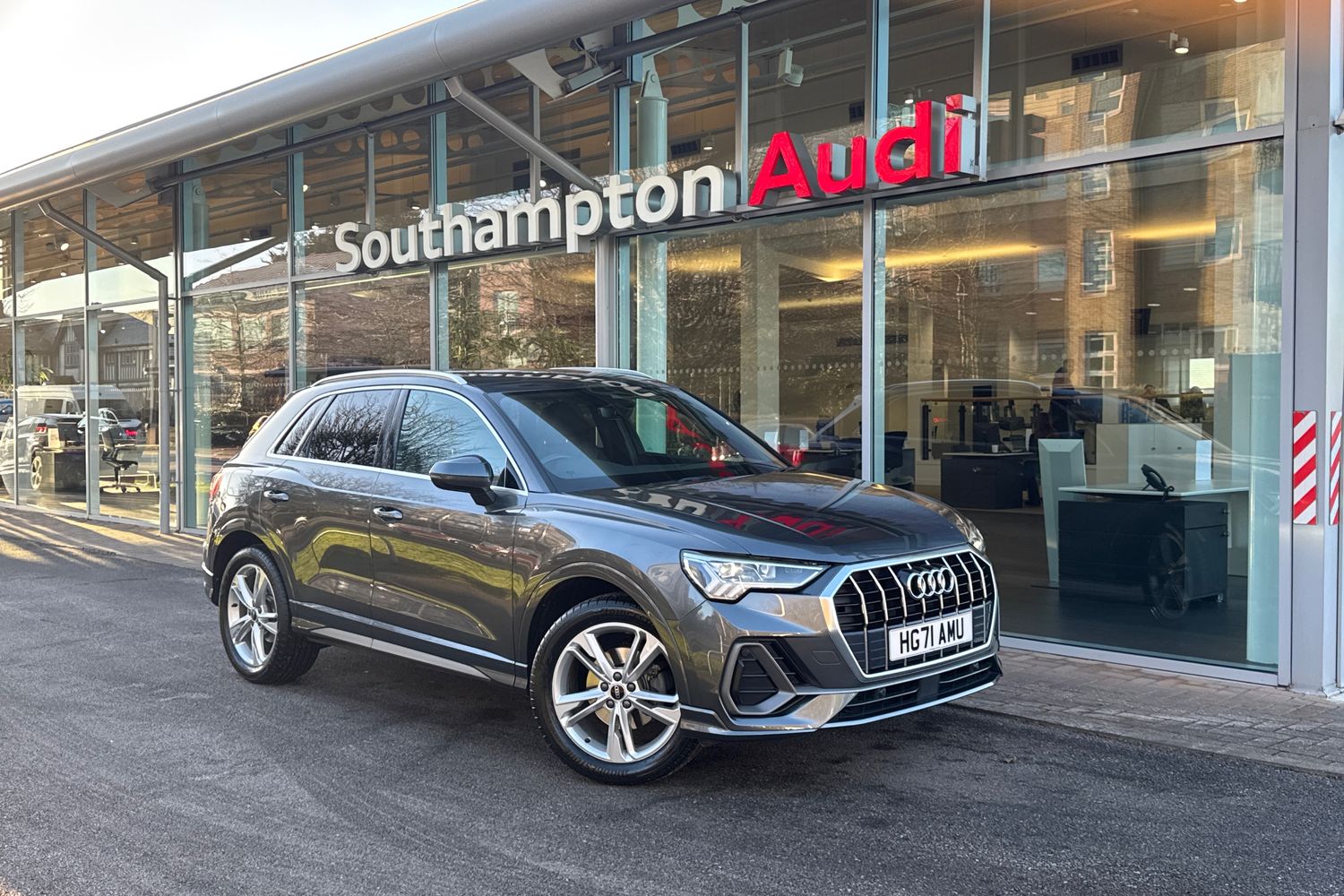 Main listing image - Audi Q3