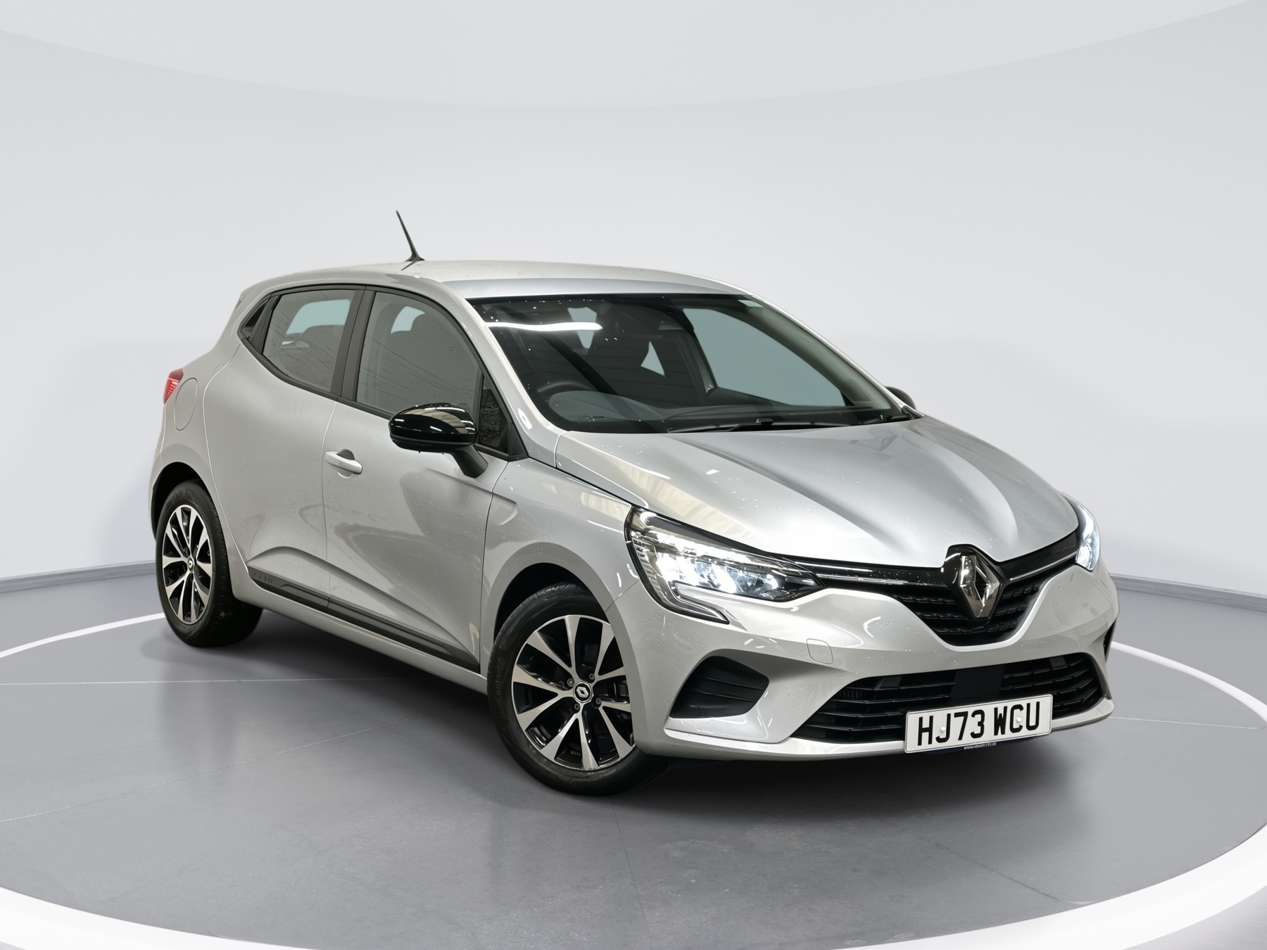 Main listing image - Renault Clio