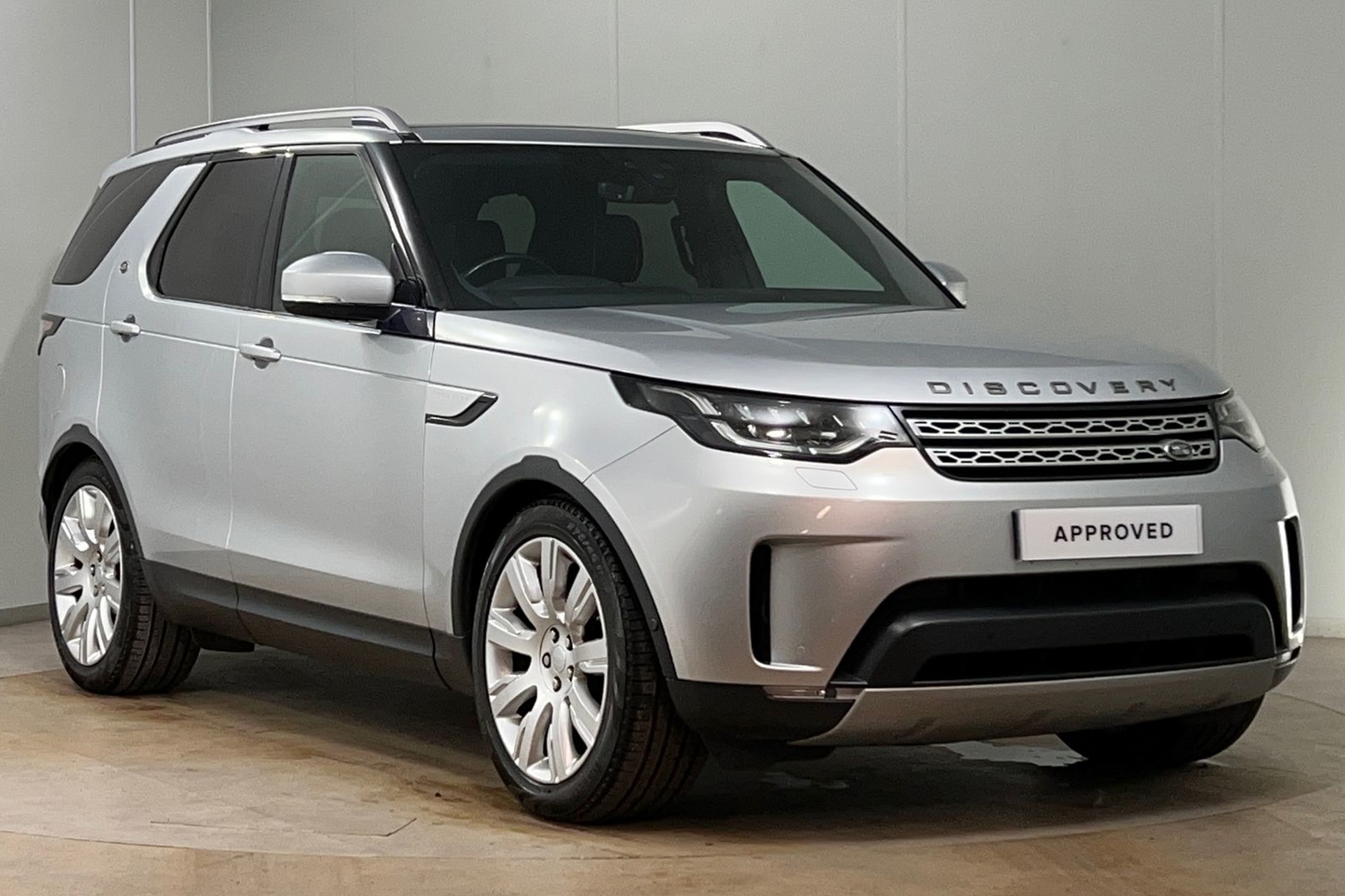 Main listing image - Land Rover Discovery