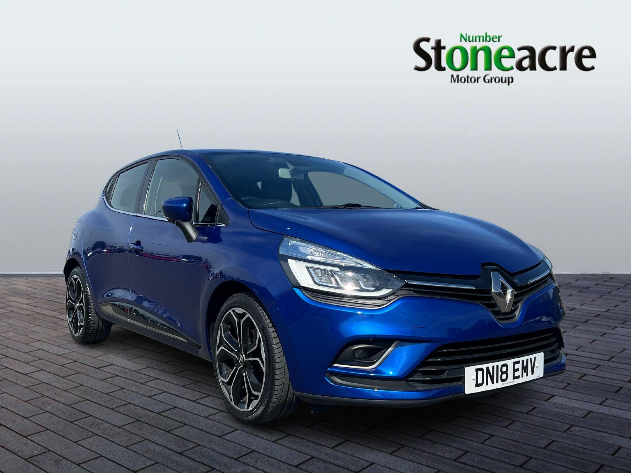 Main listing image - Renault Clio