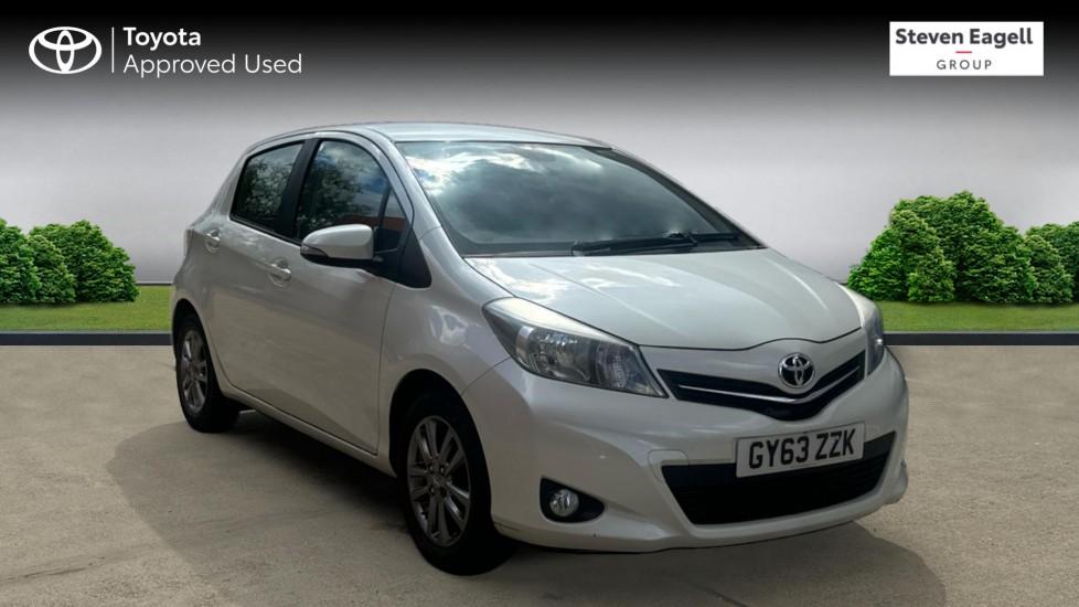 Main listing image - Toyota Yaris