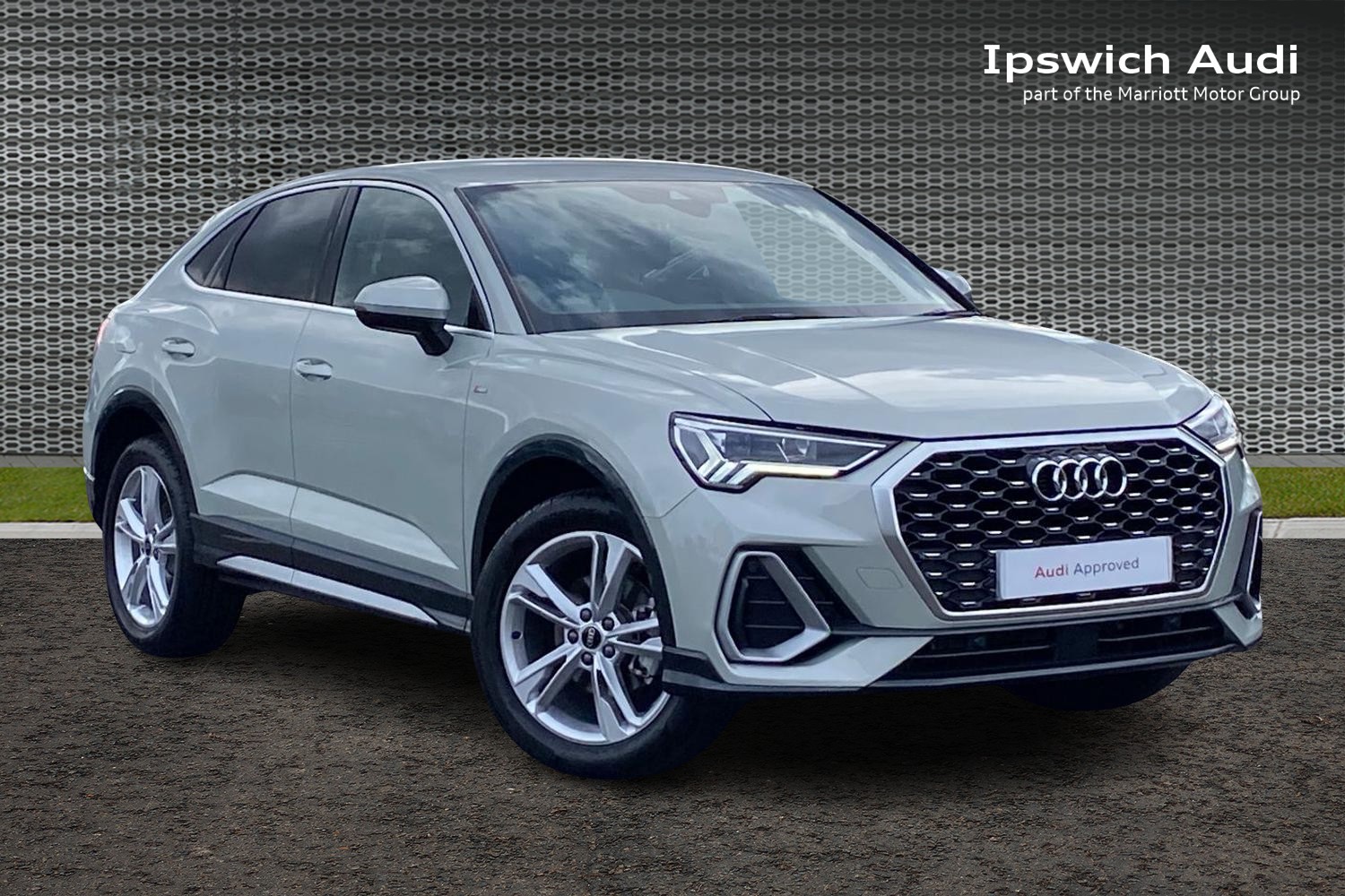 Main listing image - Audi Q3