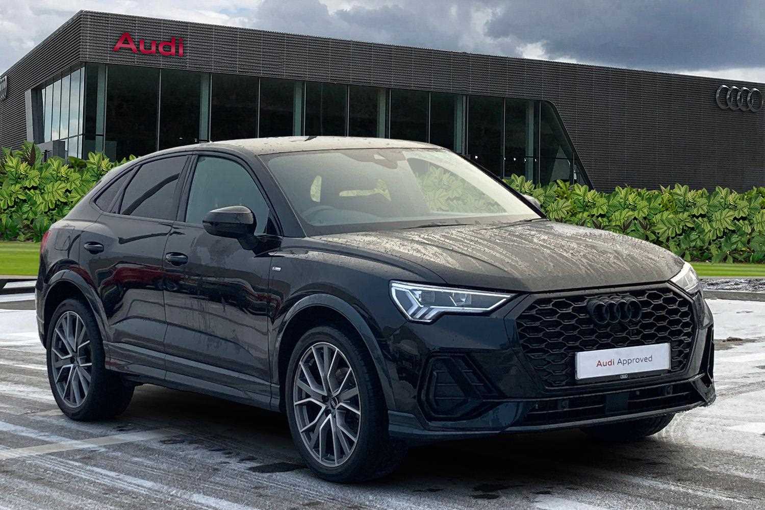 Main listing image - Audi Q3