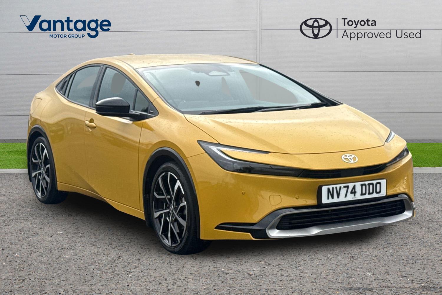 Main listing image - Toyota Prius