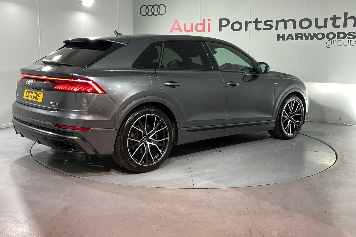 Main listing image - Audi Q8