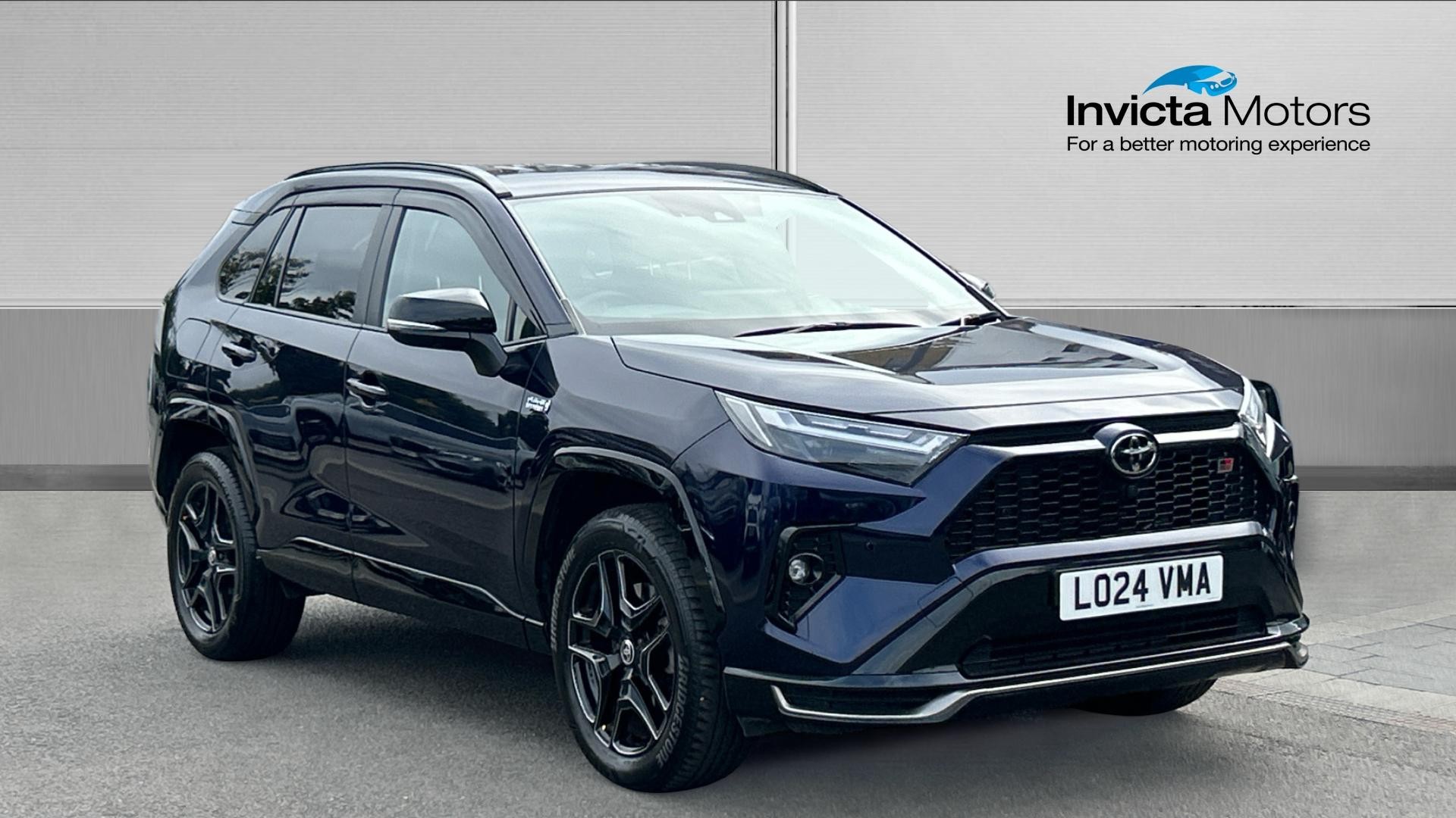 Main listing image - Toyota RAV4
