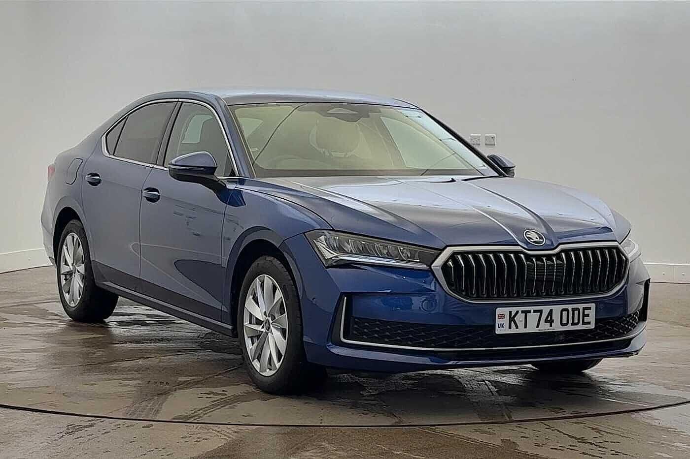 Main listing image - Skoda Superb