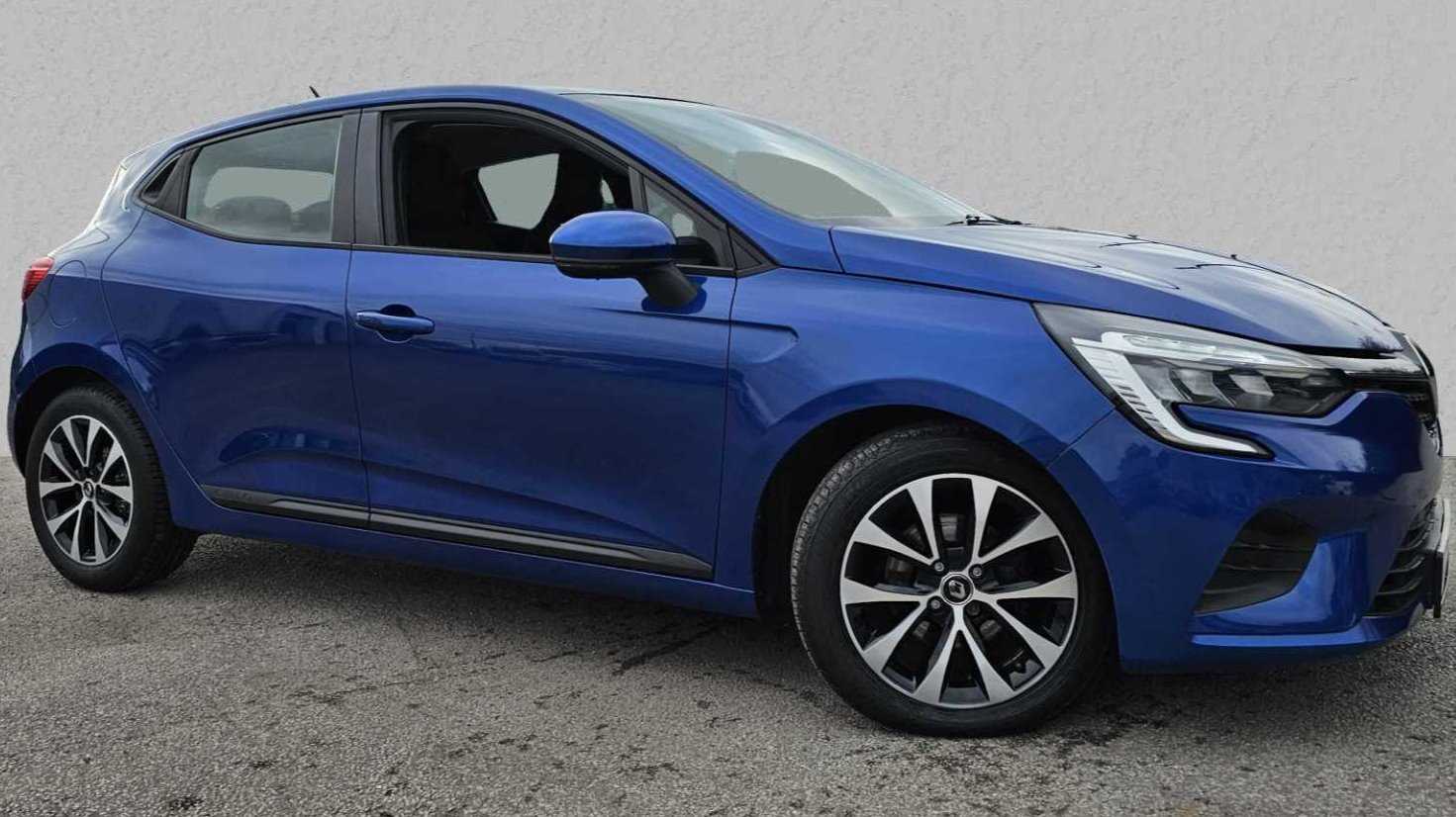 Main listing image - Renault Clio