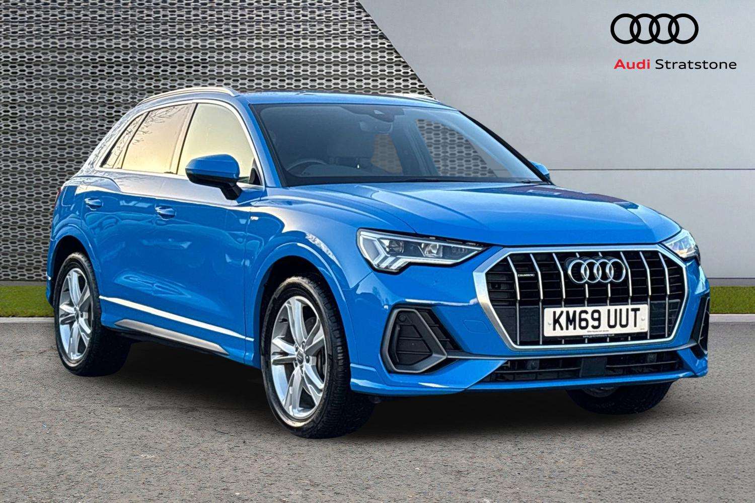 Main listing image - Audi Q3