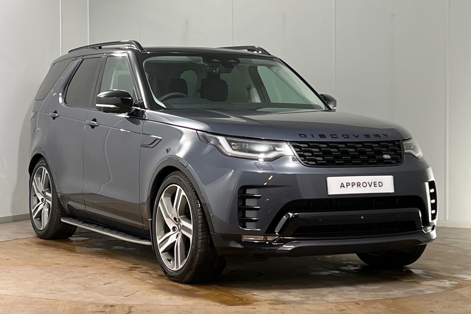 Main listing image - Land Rover Discovery