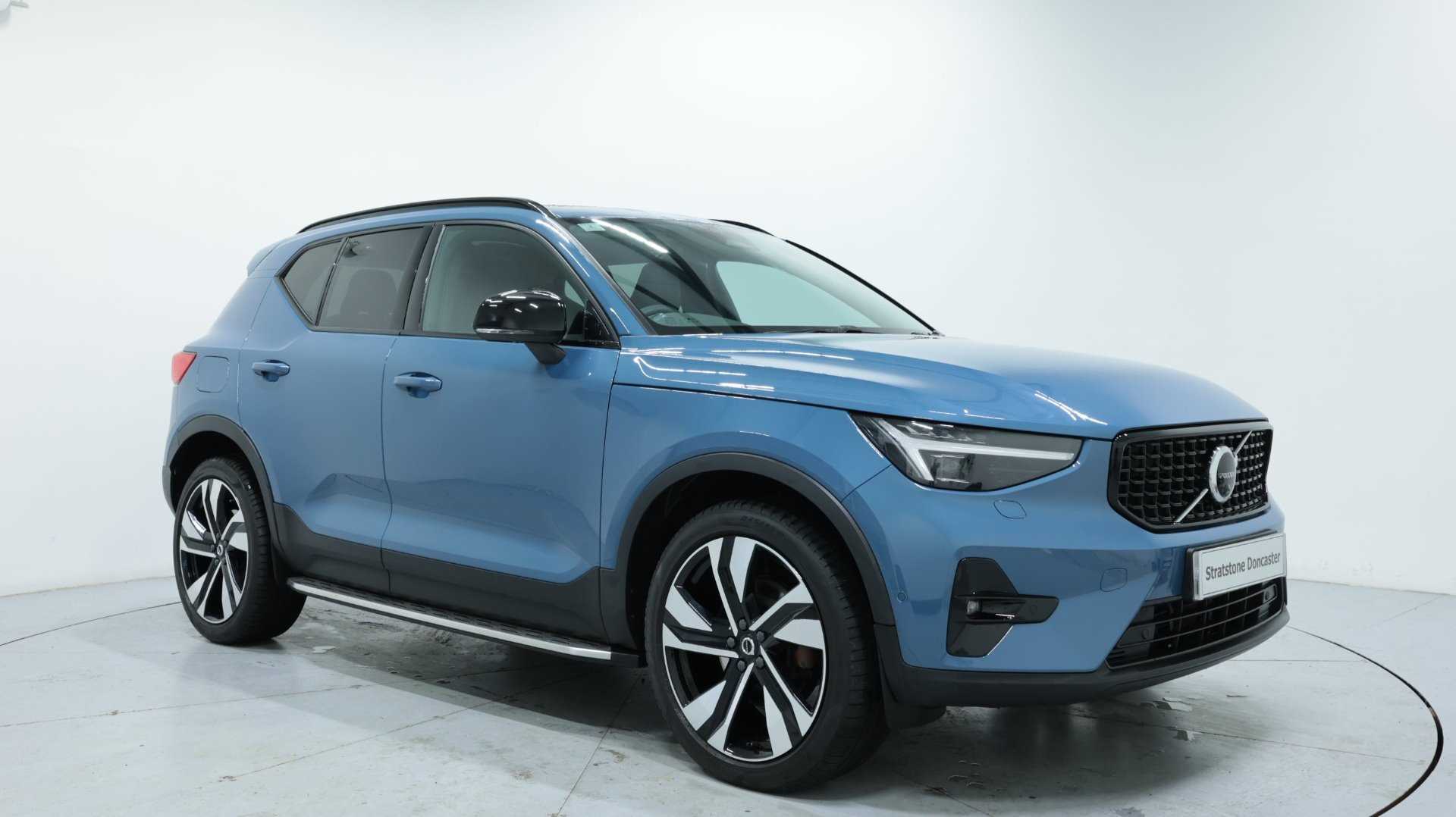 Main listing image - Volvo XC40