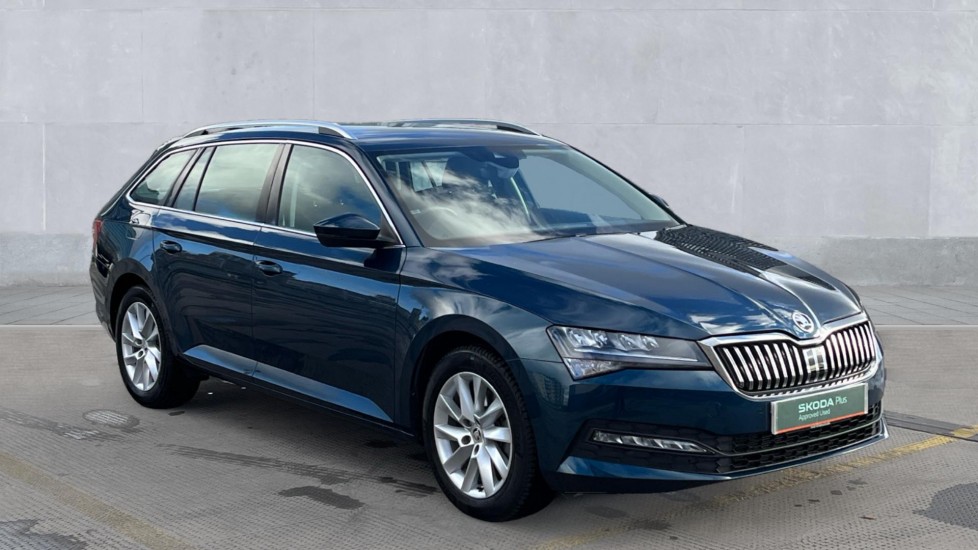 Main listing image - Skoda Superb Estate