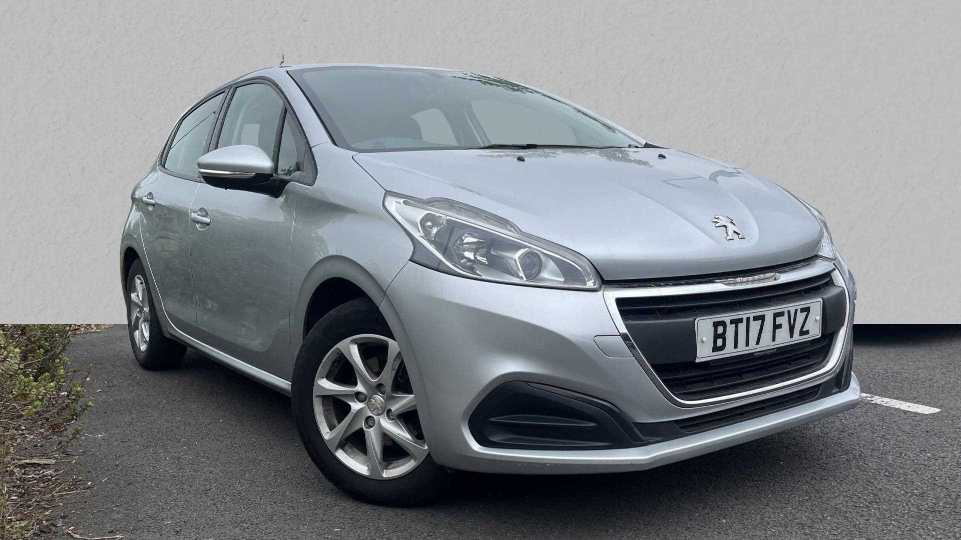 Main listing image - Peugeot 208