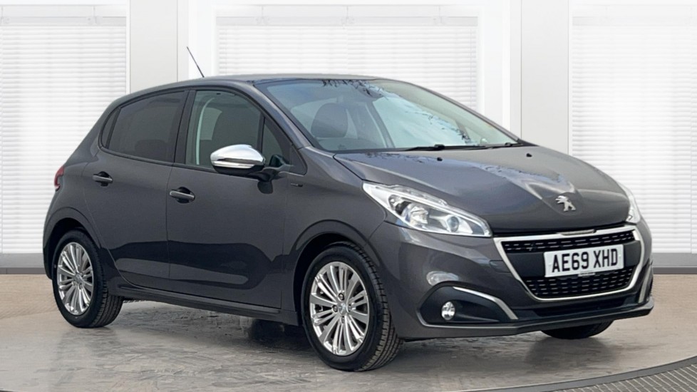 Main listing image - Peugeot 208