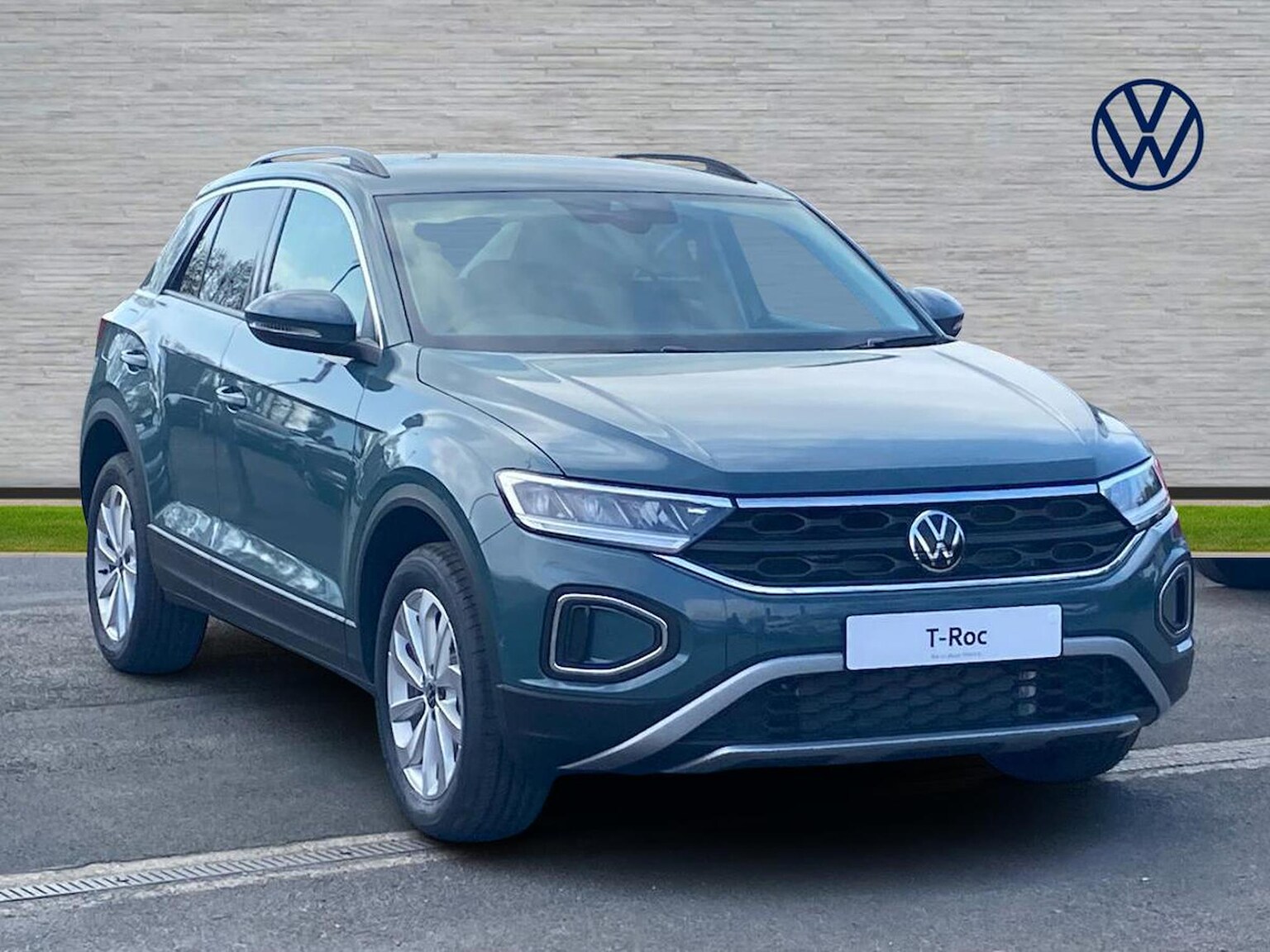 Main listing image - Volkswagen T-Roc