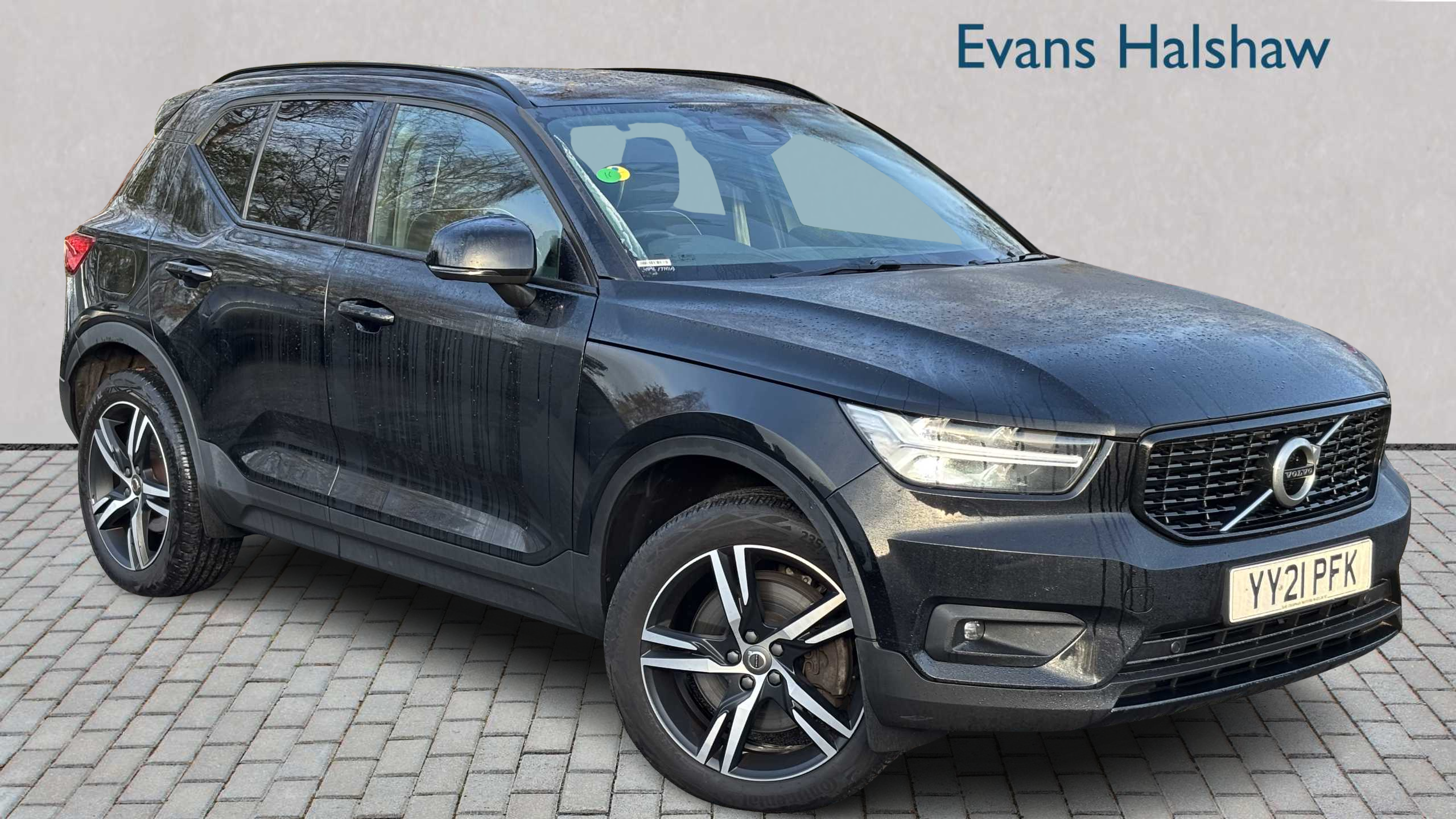 Main listing image - Volvo XC40 Recharge