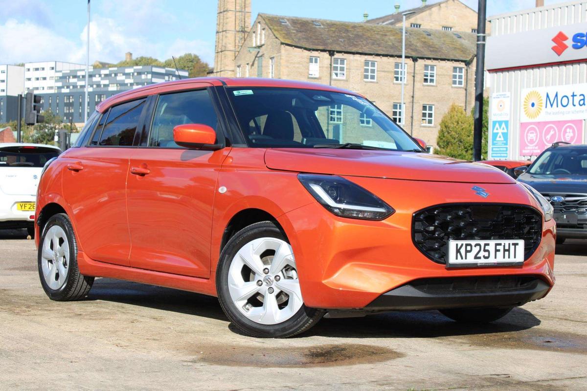 Main listing image - Suzuki Swift