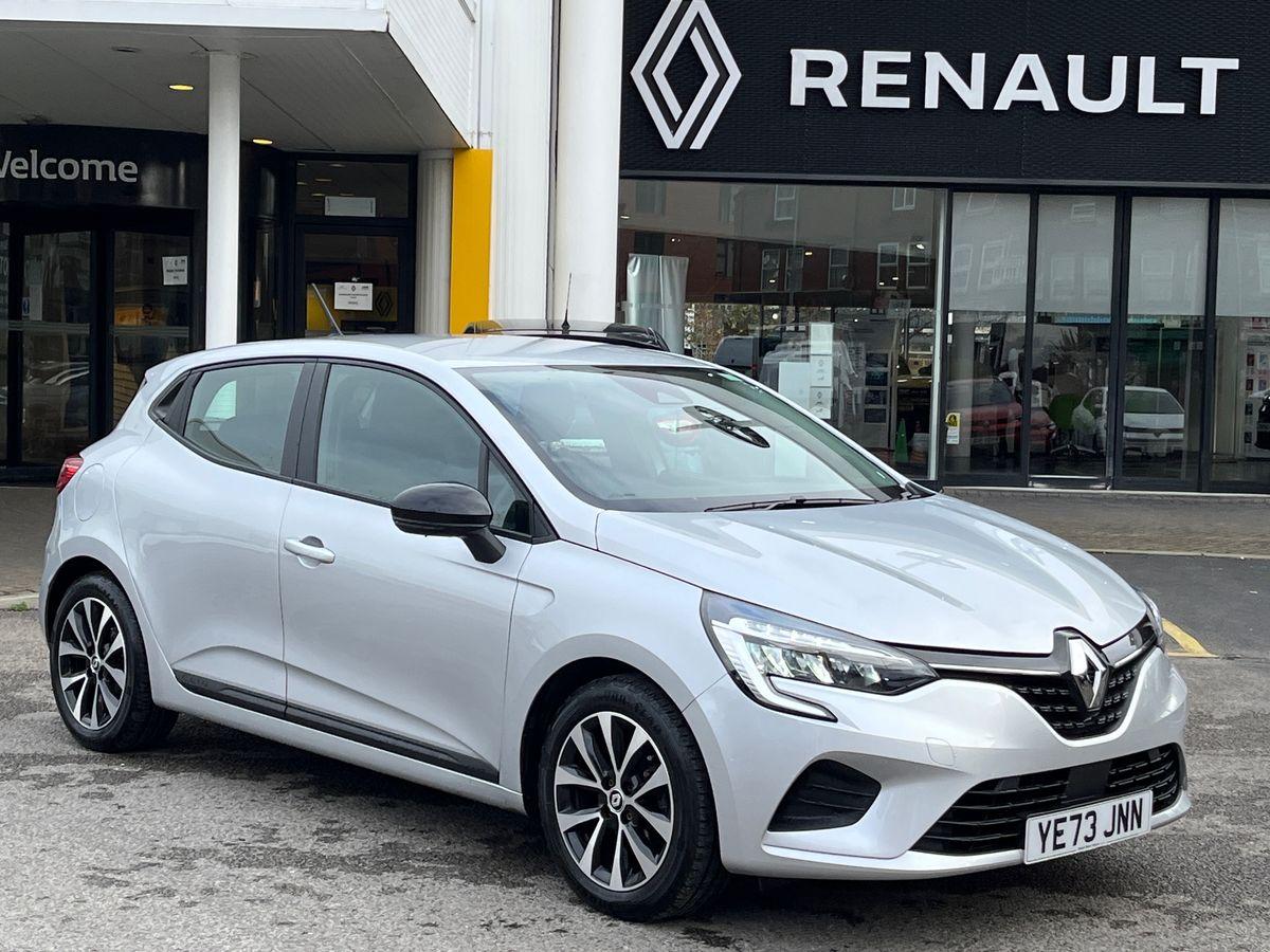 Main listing image - Renault Clio