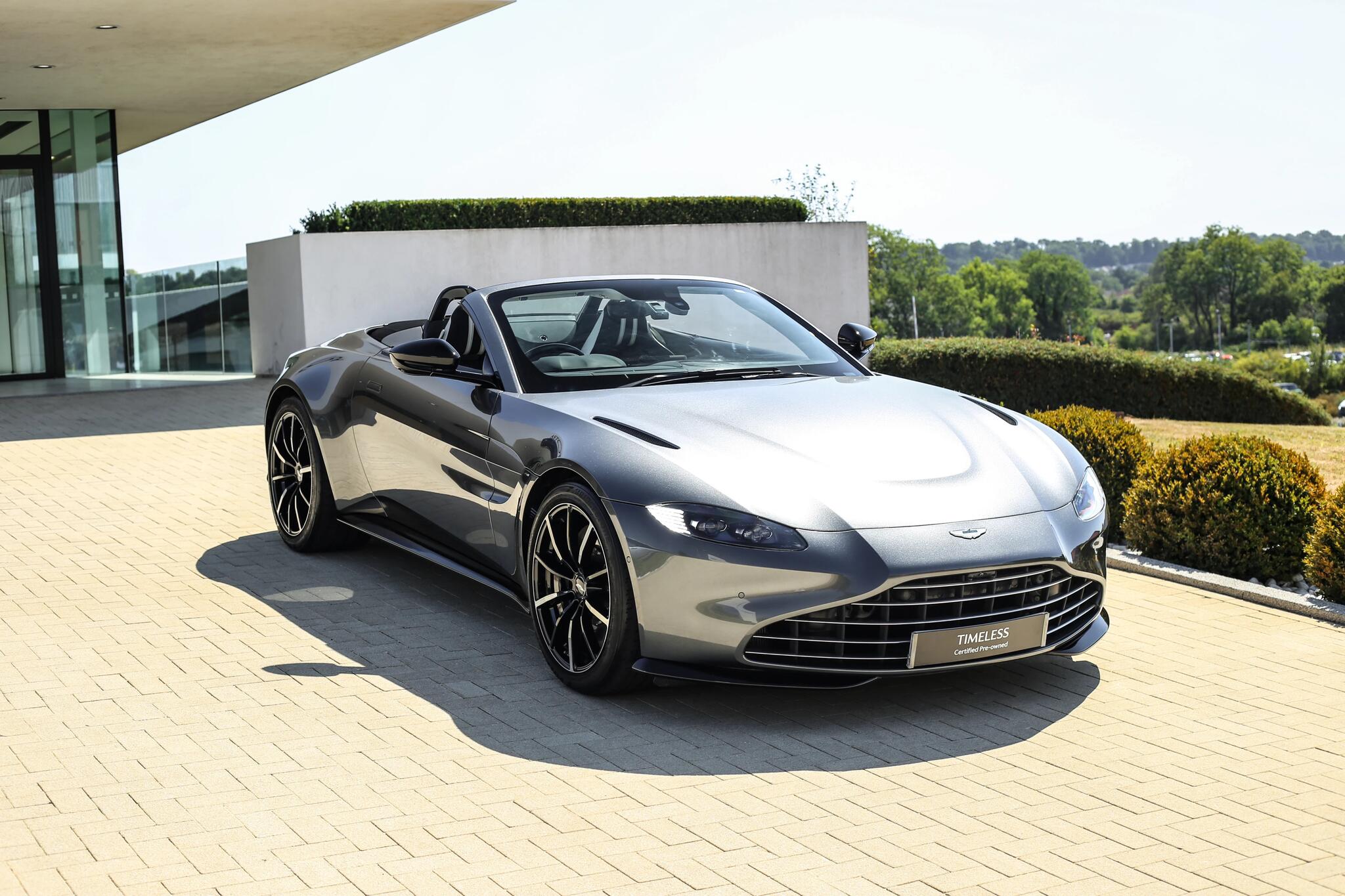 Main listing image - Aston Martin Vantage
