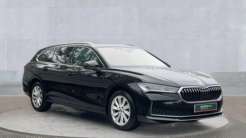 Main listing image - Skoda Superb Estate