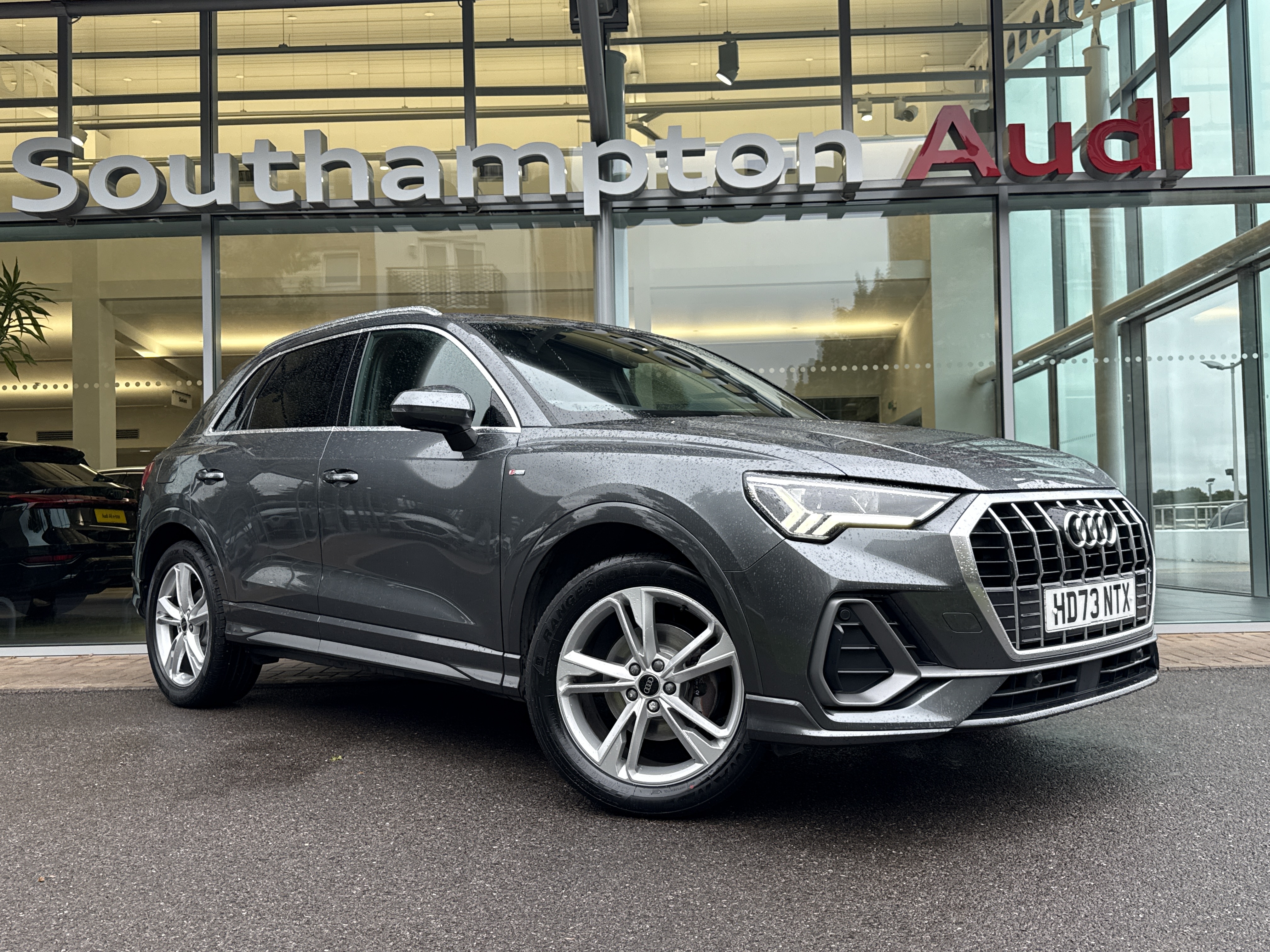Main listing image - Audi Q3