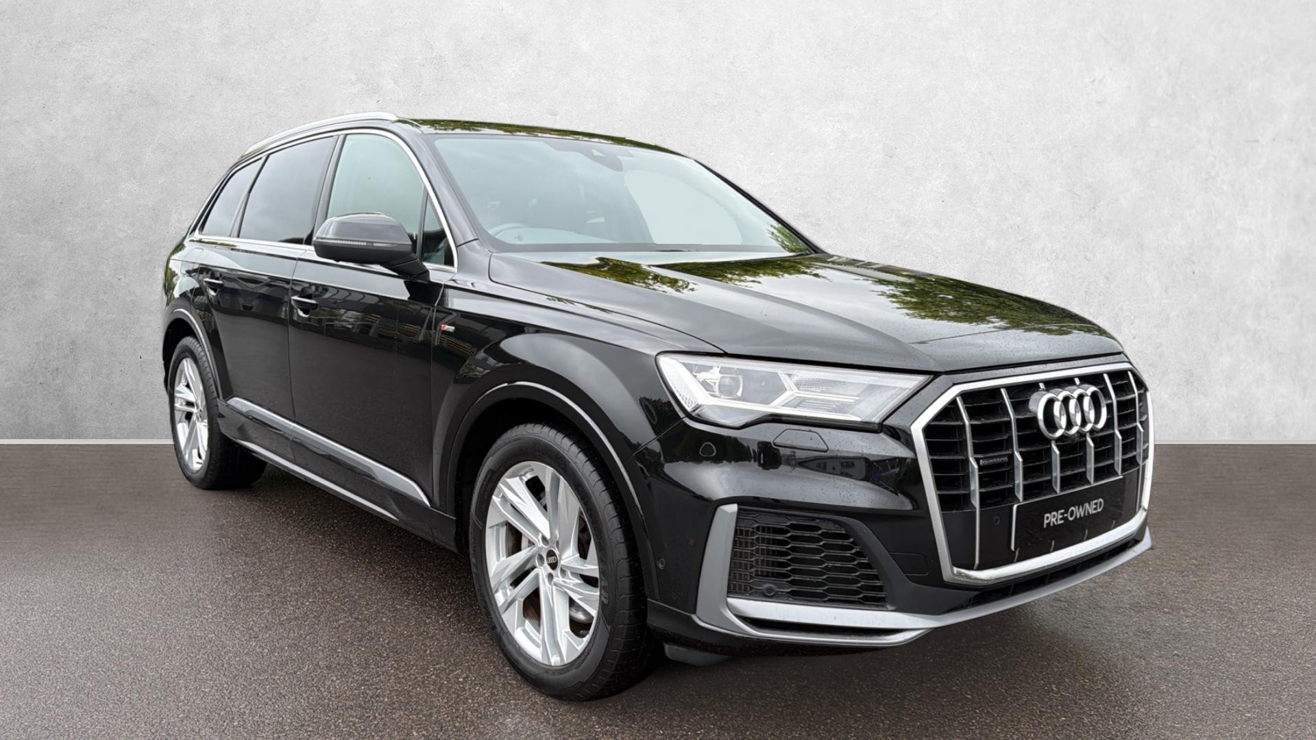 Main listing image - Audi Q7