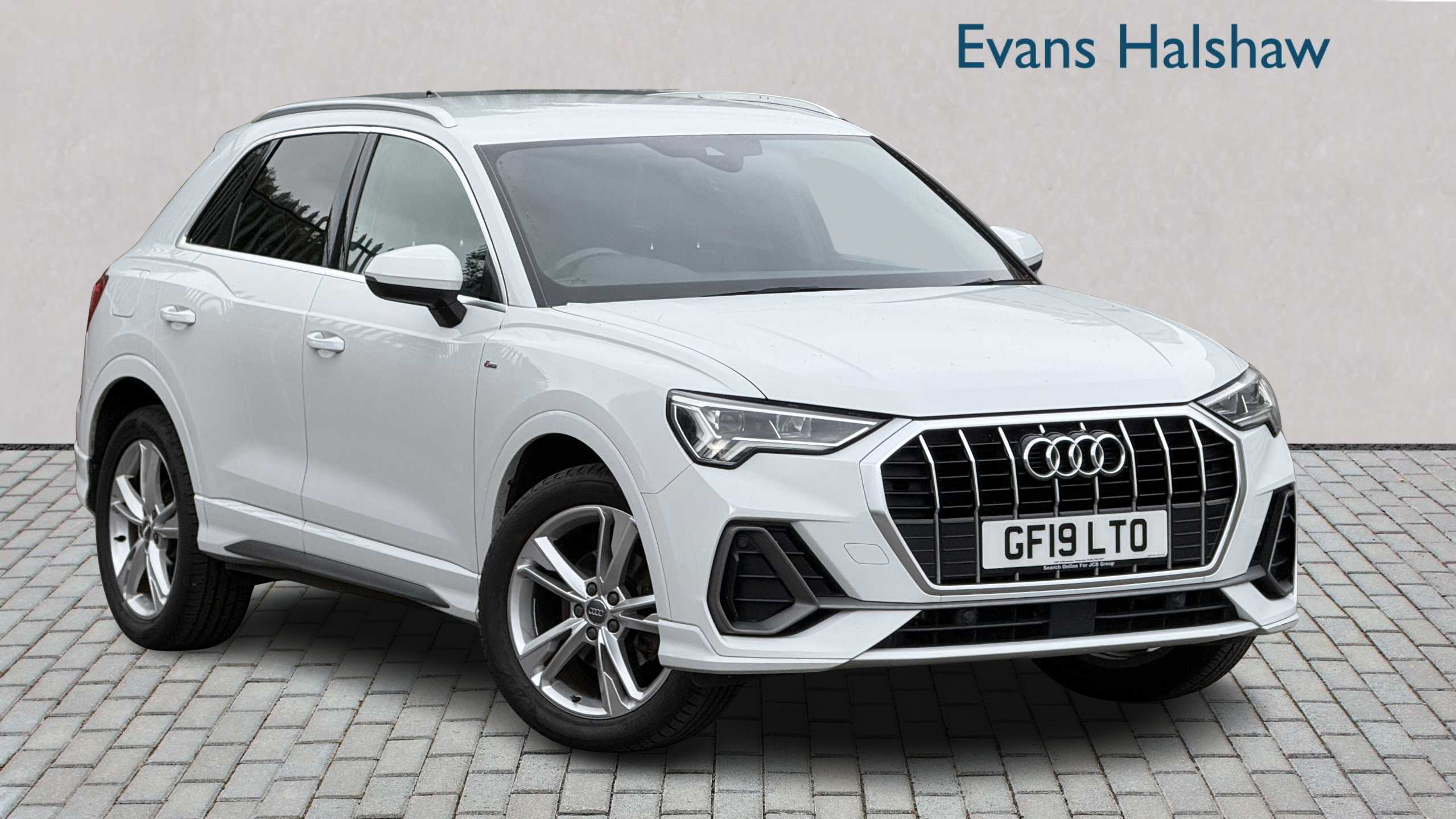 Main listing image - Audi Q3