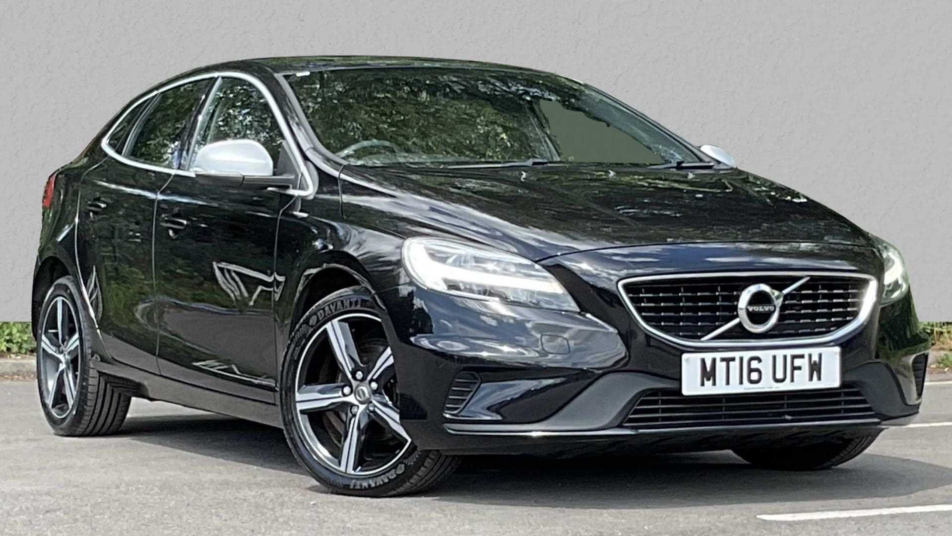 Main listing image - Volvo V40