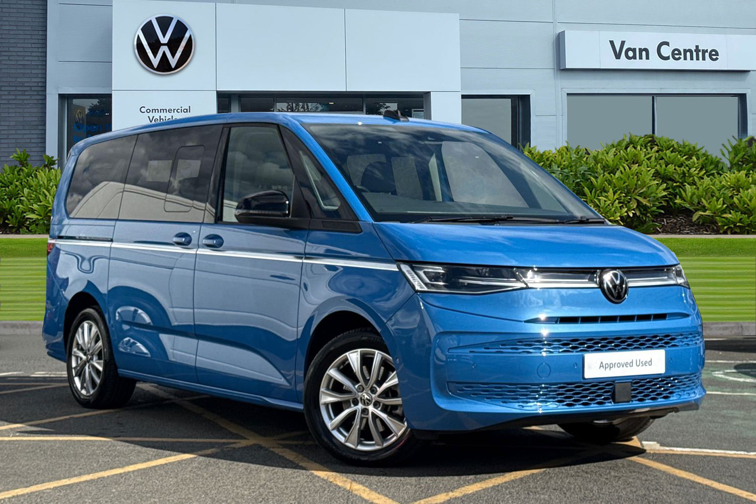 Main listing image - Volkswagen Multivan