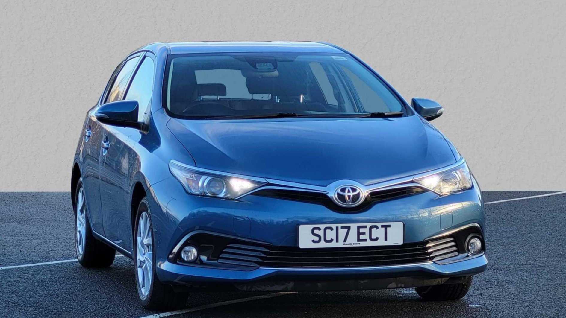 Main listing image - Toyota Auris