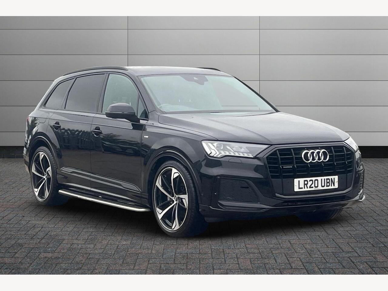 Main listing image - Audi Q7