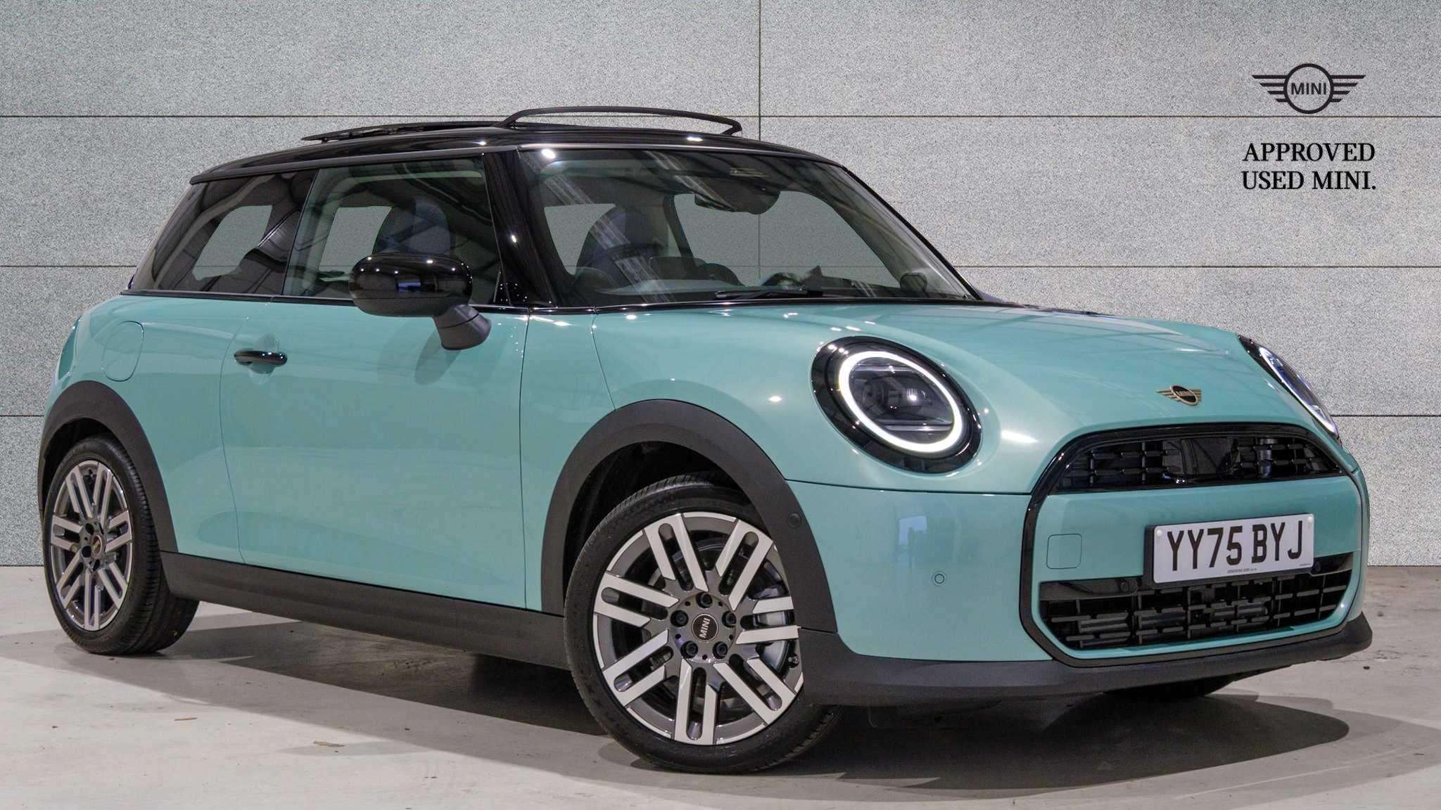 Main listing image - MINI Hatchback
