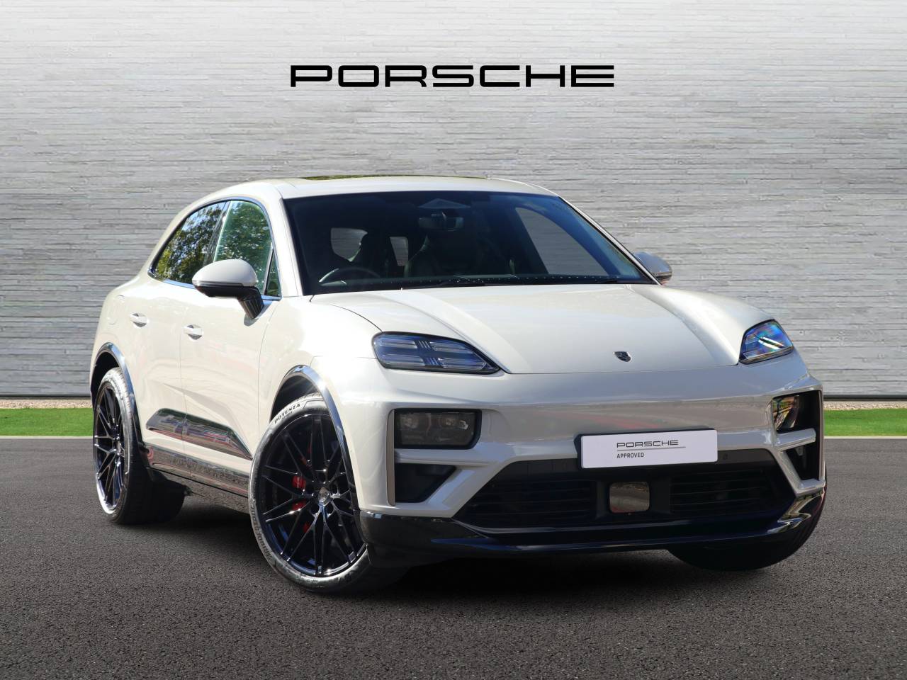 Main listing image - Porsche Macan