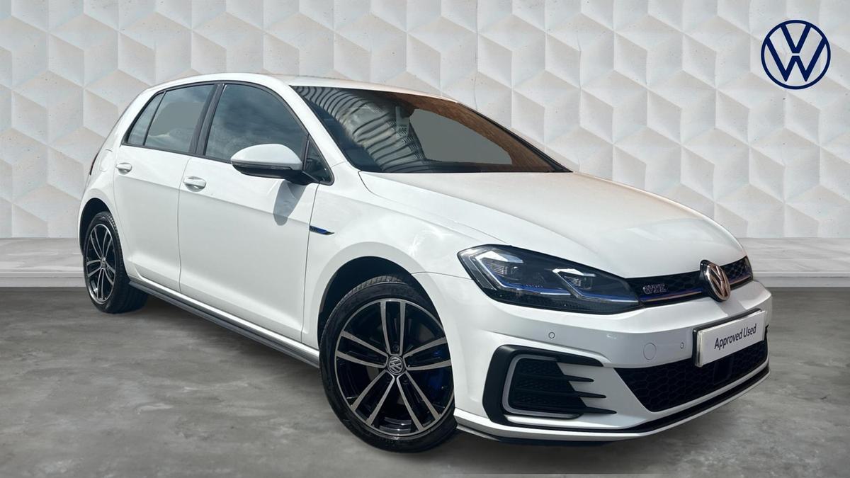 Main listing image - Volkswagen Golf GTE