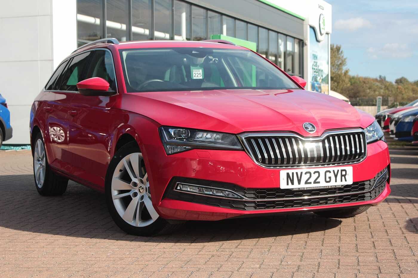 Main listing image - Skoda Superb Estate