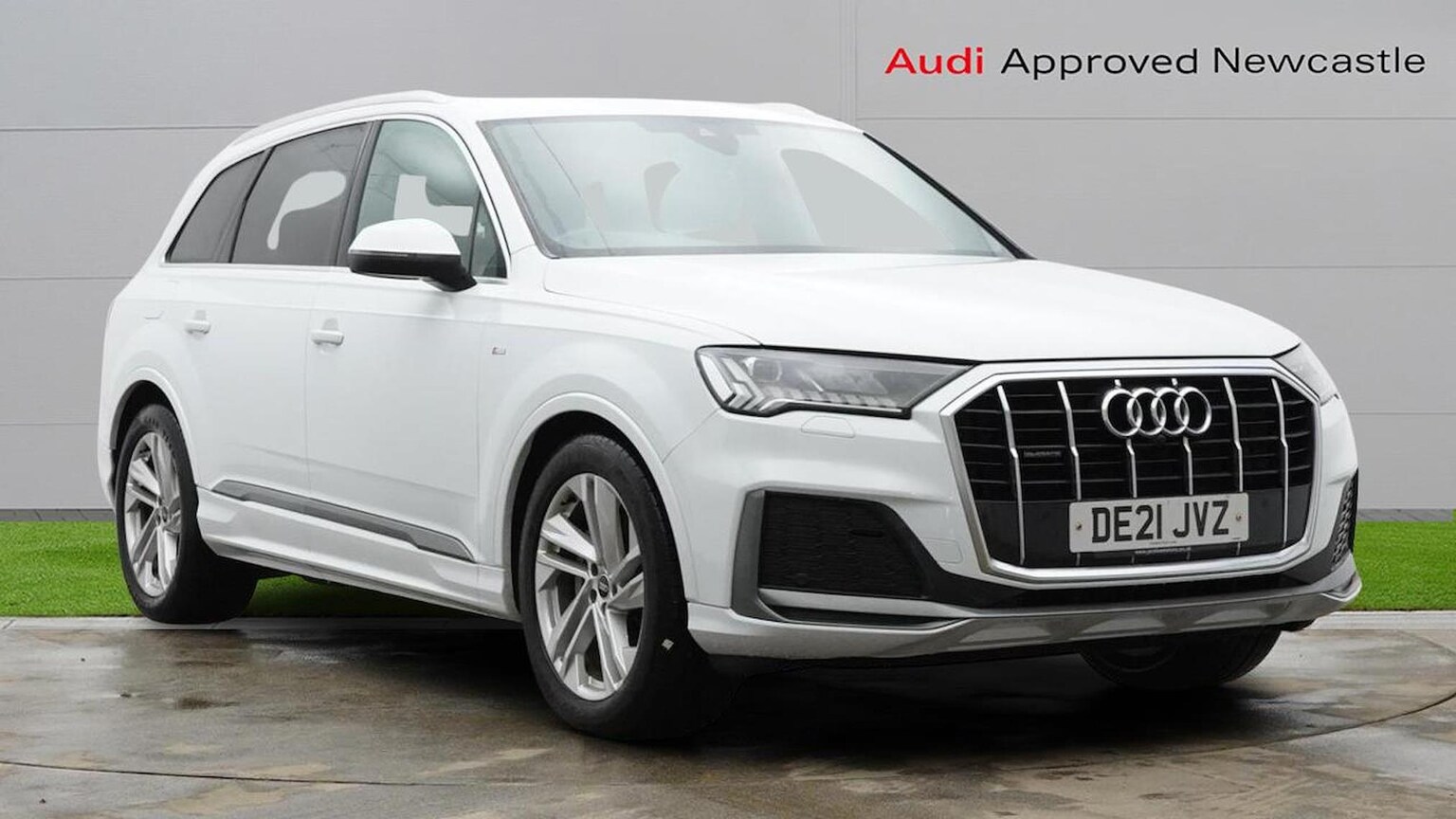 Main listing image - Audi Q7