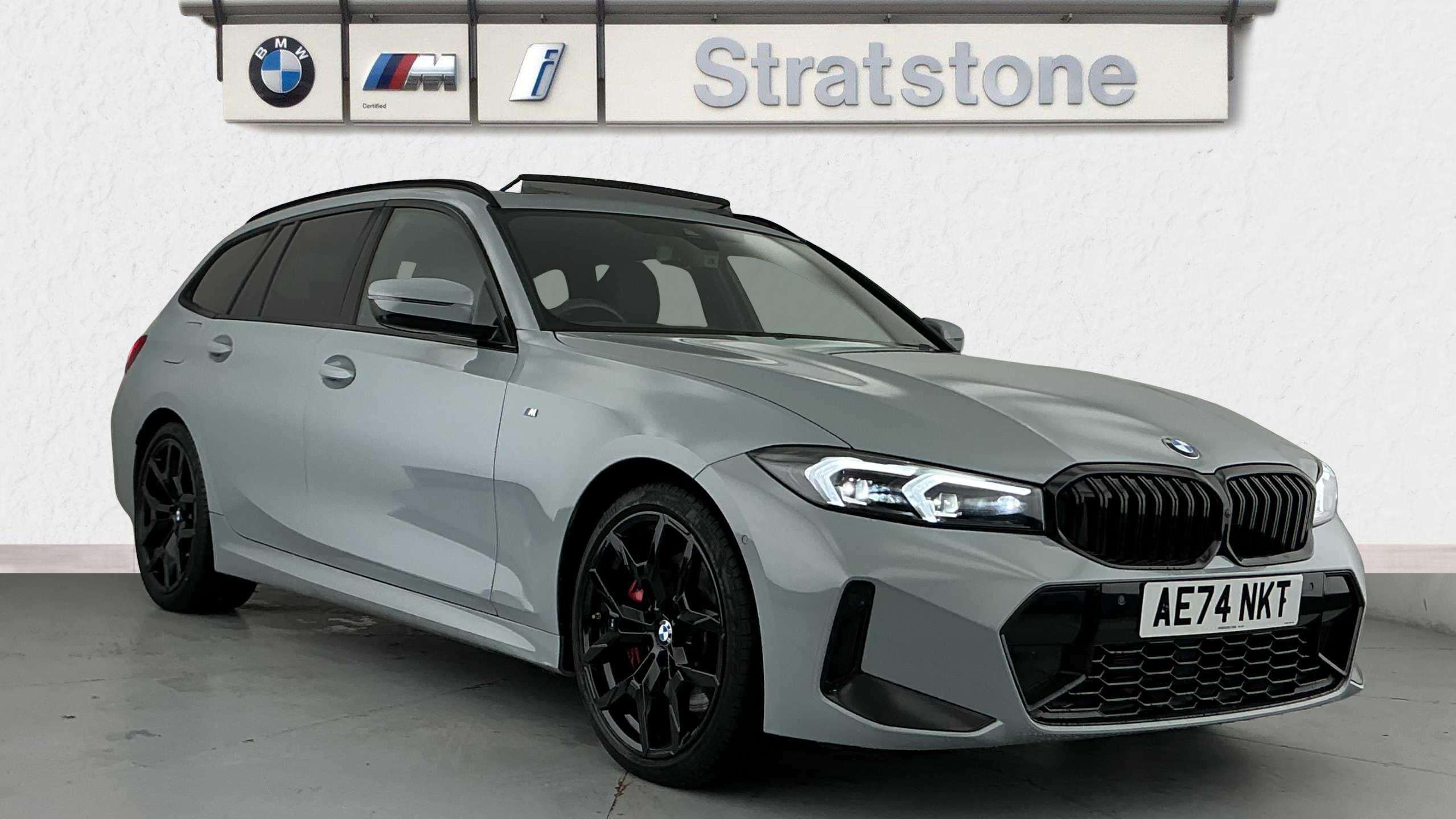 Main listing image - BMW 3 Series Touring