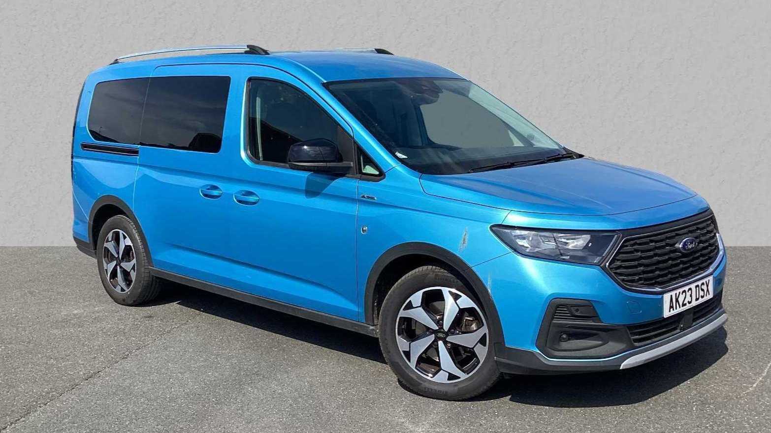 Main listing image - Ford Tourneo Connect