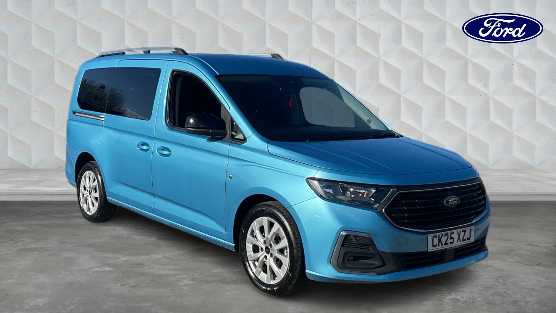 Main listing image - Ford Tourneo Connect