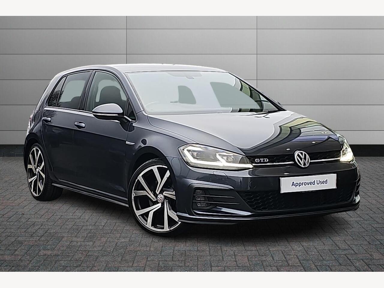 Main listing image - Volkswagen Golf
